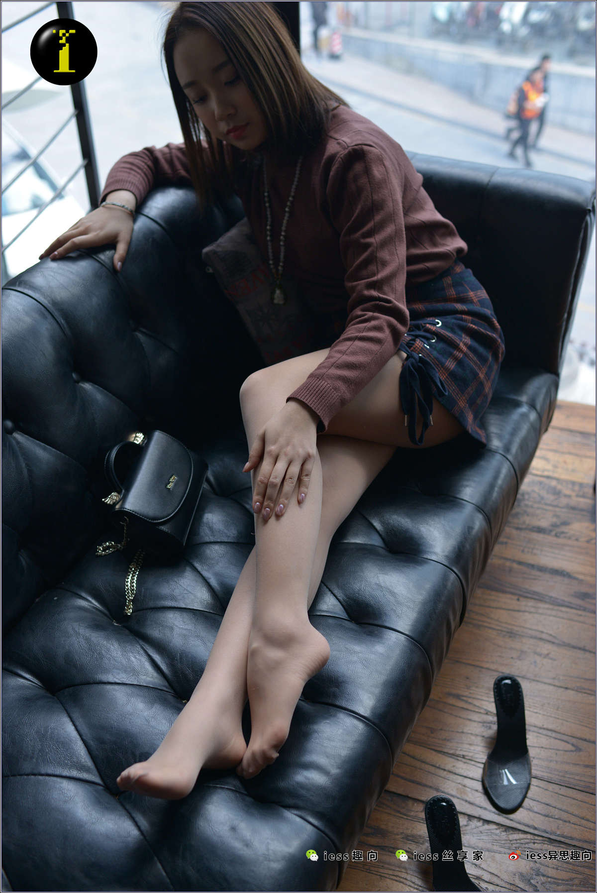 图片[2]-IESS异思趣向 普惠集083 馨月-馨月的美丝脚特写-日更街拍