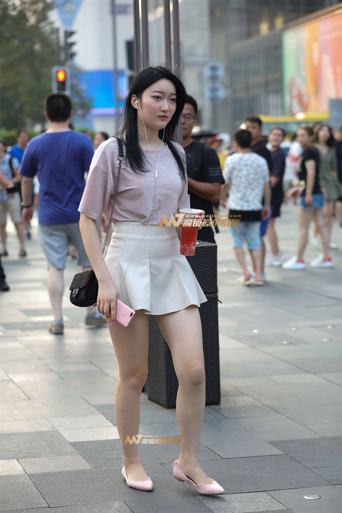 【凯恩赛帖】白皙短裙女孩 真诱人-日更街拍