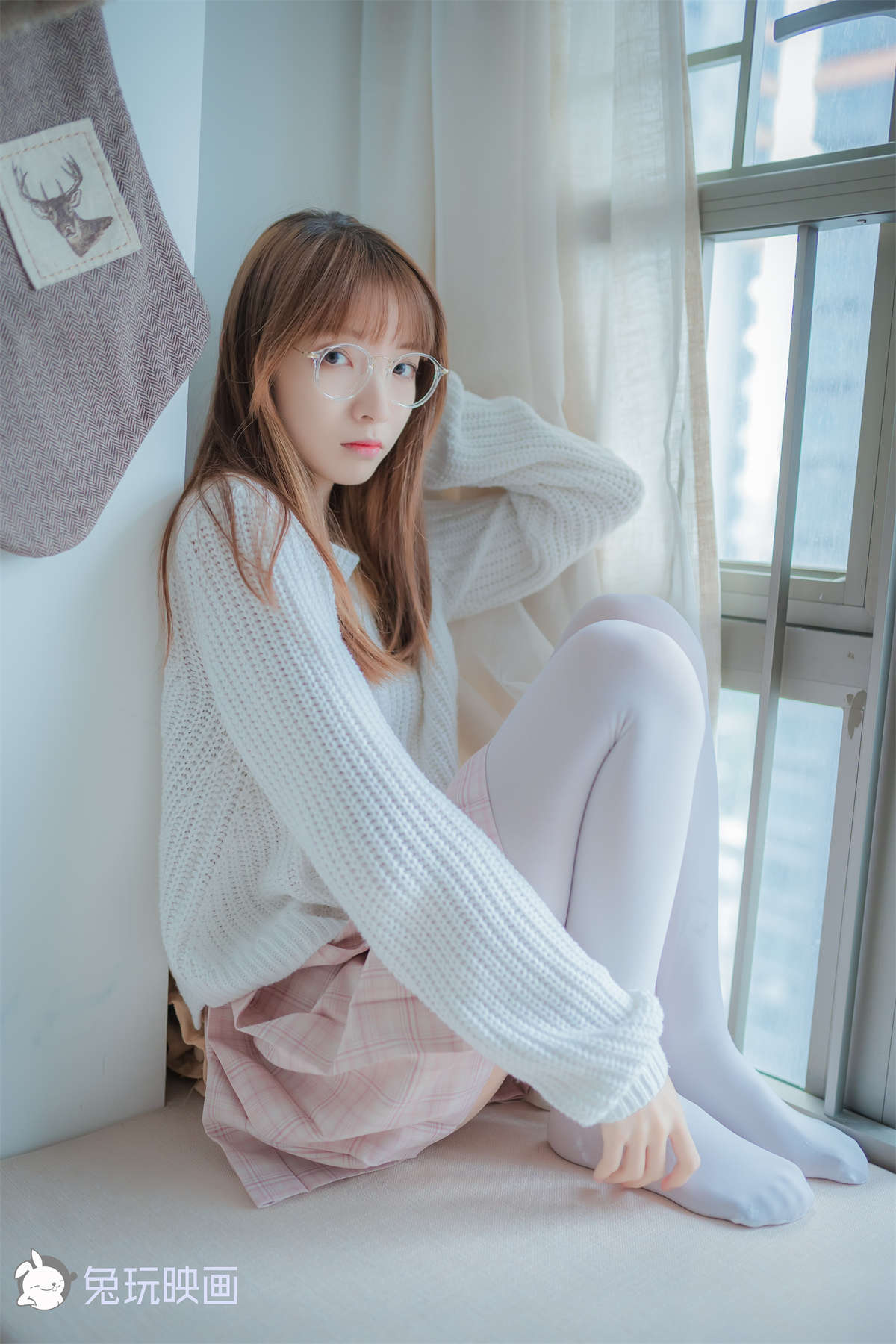 兔玩映画 B86.003 粉格裙的眼镜娘插图1