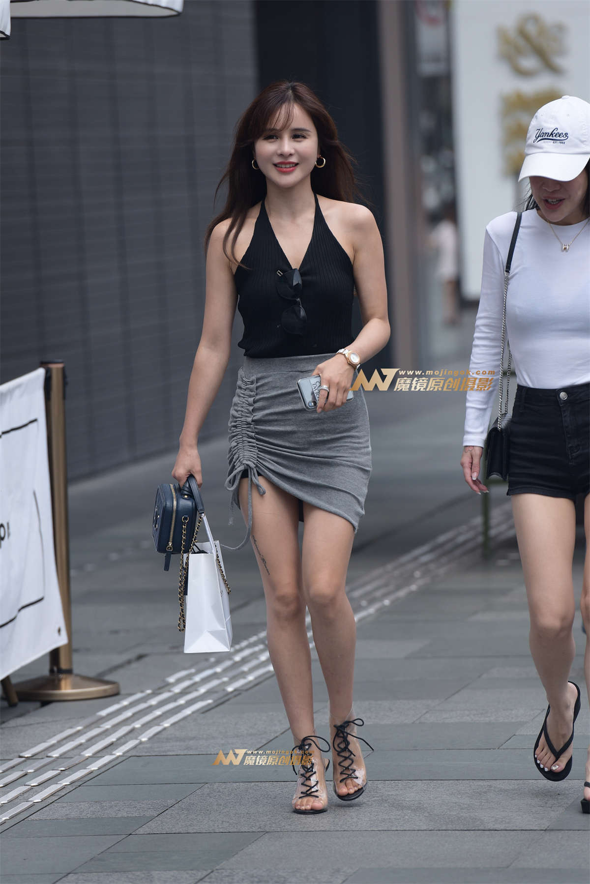 笑容甜美美女-日更街拍