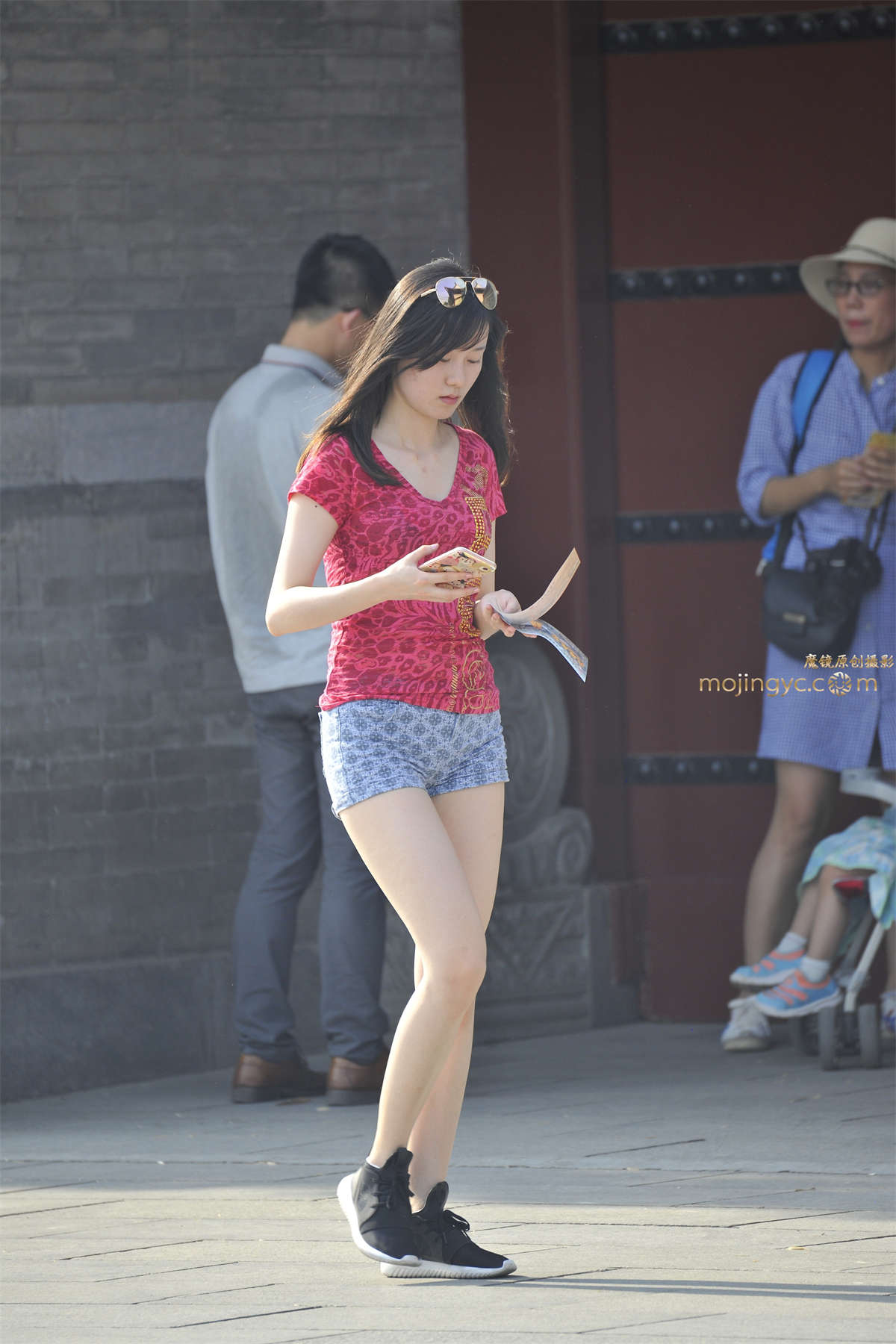 街拍大赛第三季-紧身小短裤-日更街拍