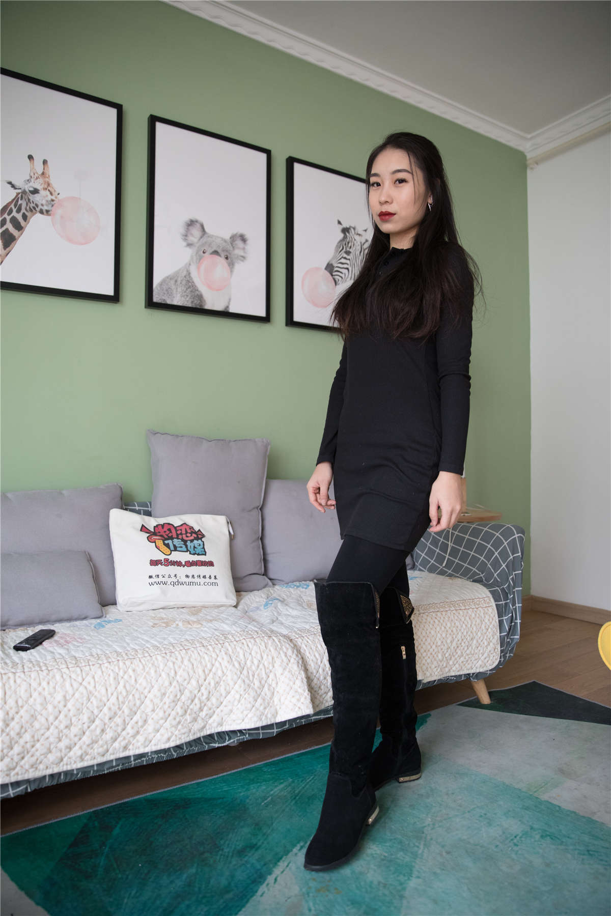 物恋传媒324期：璐璐-暗夜思绪-日更街拍