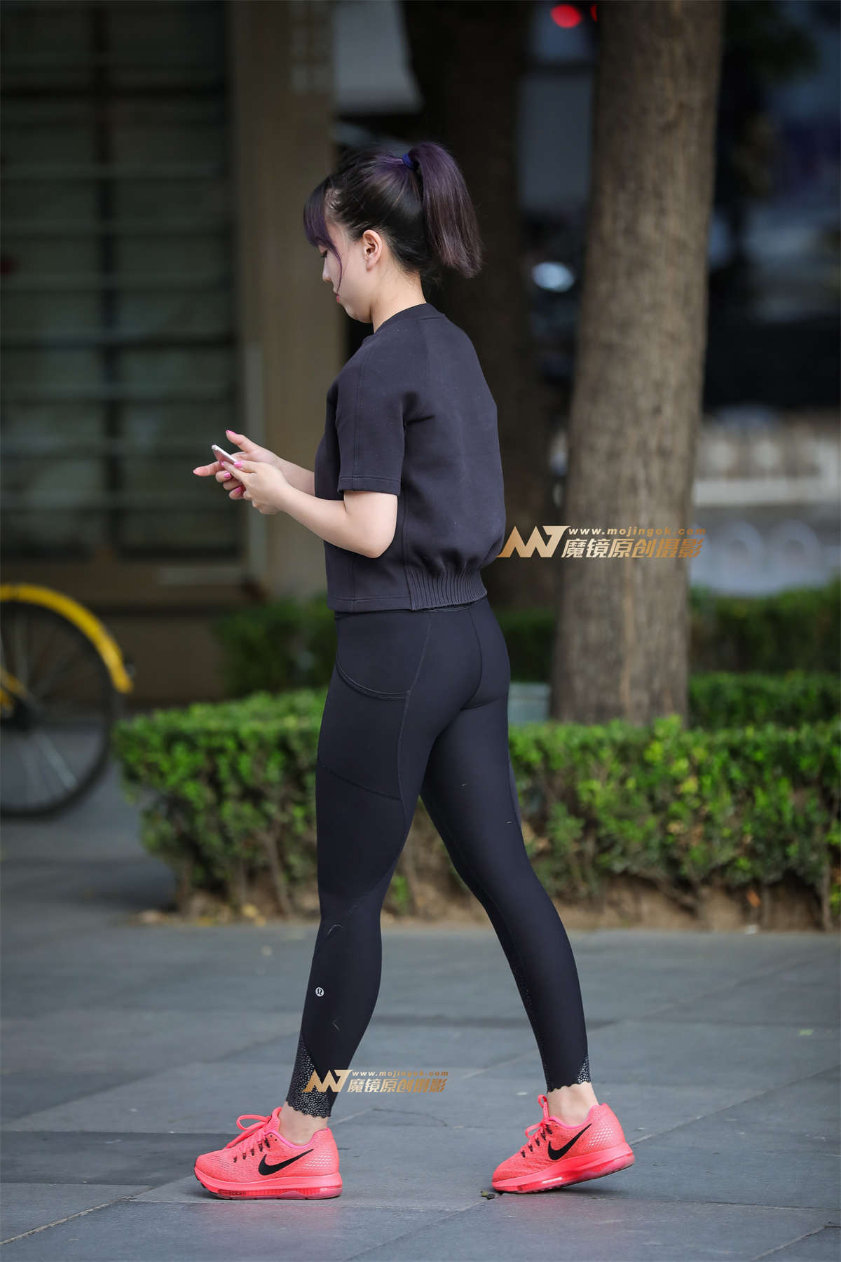 图片[2]-可爱萌妹紧身裤-日更街拍