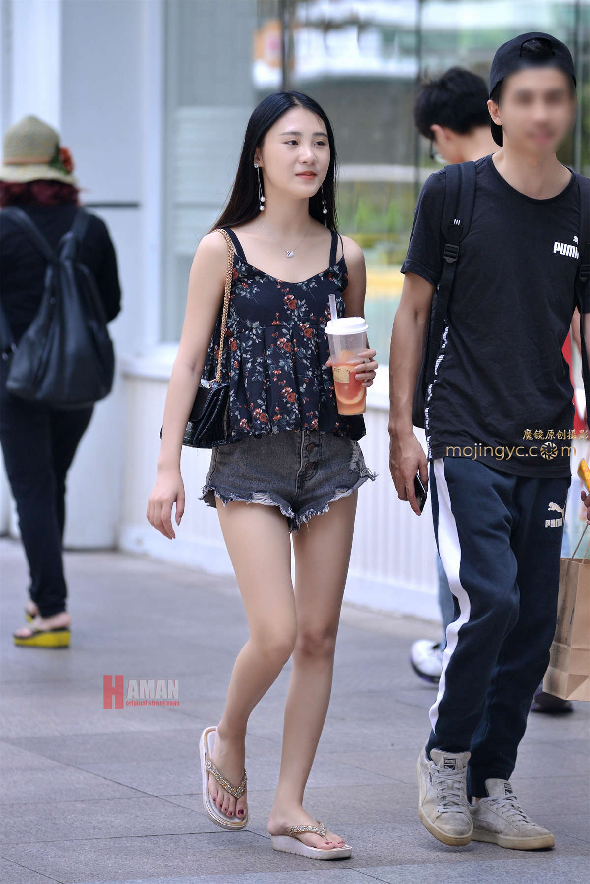 宽松热裤街拍-日更街拍