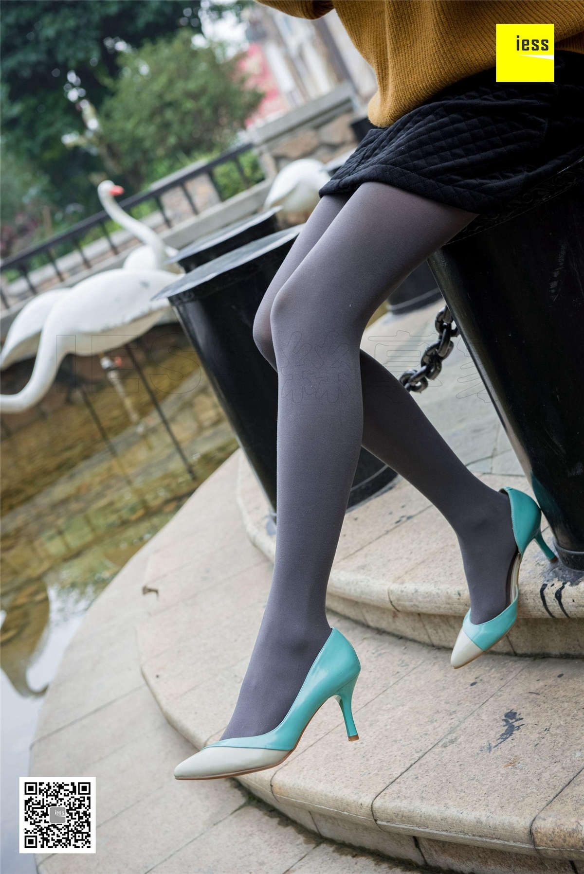 IESS异思趣向 丝享家201期：厚灰丝与蓝色高跟婉萍-日更街拍