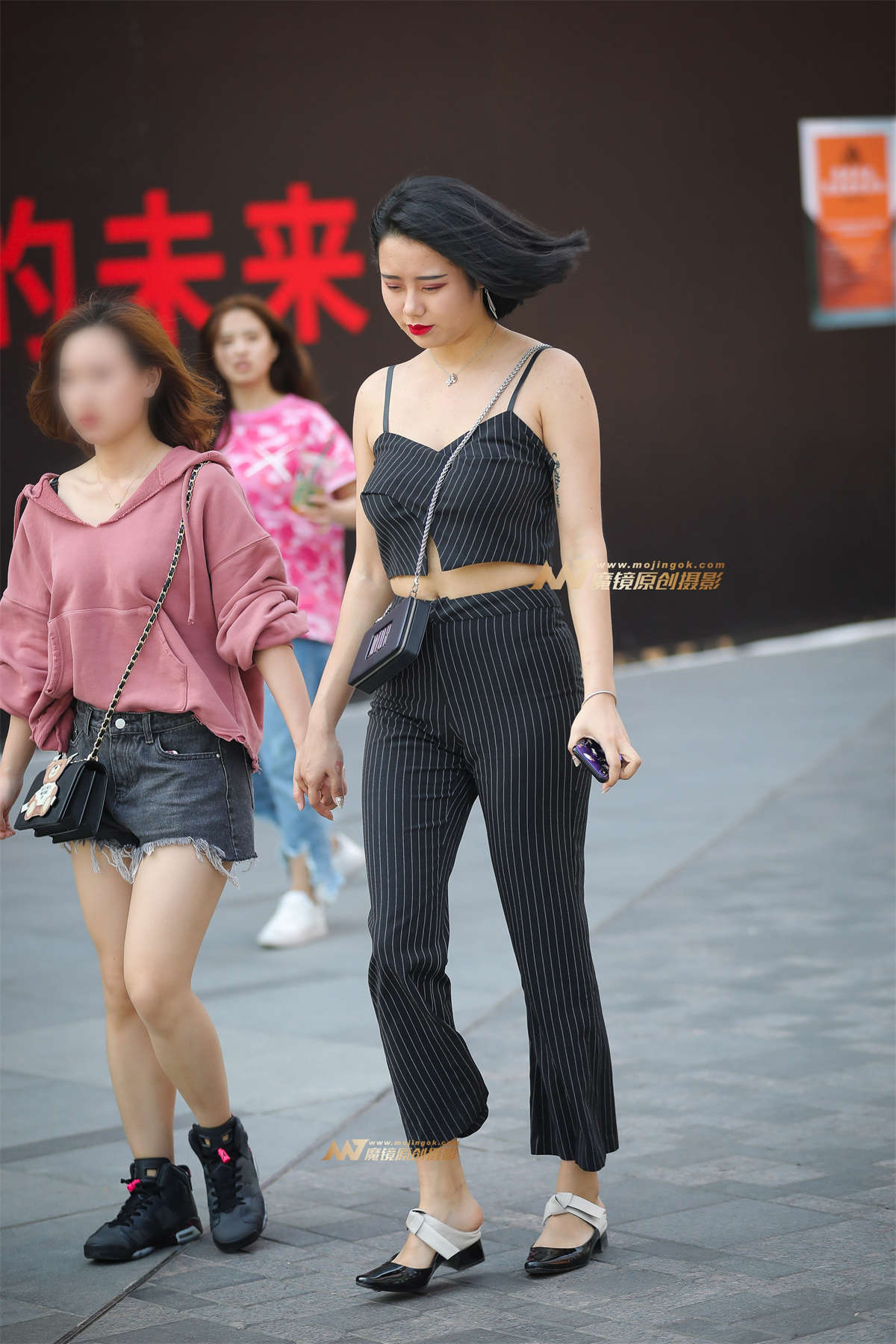 饱满的身材-日更街拍