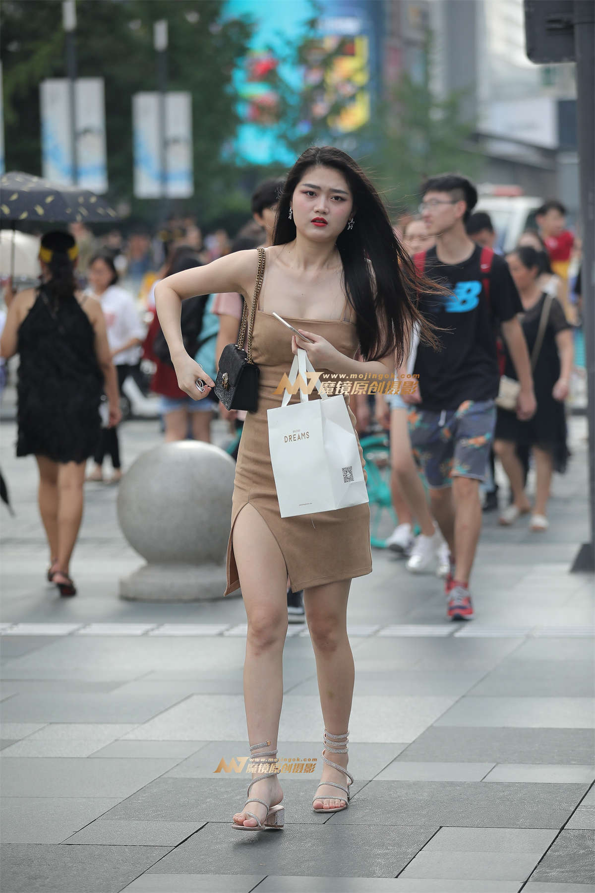 【凯恩赛帖】高叉裙美眉-日更街拍