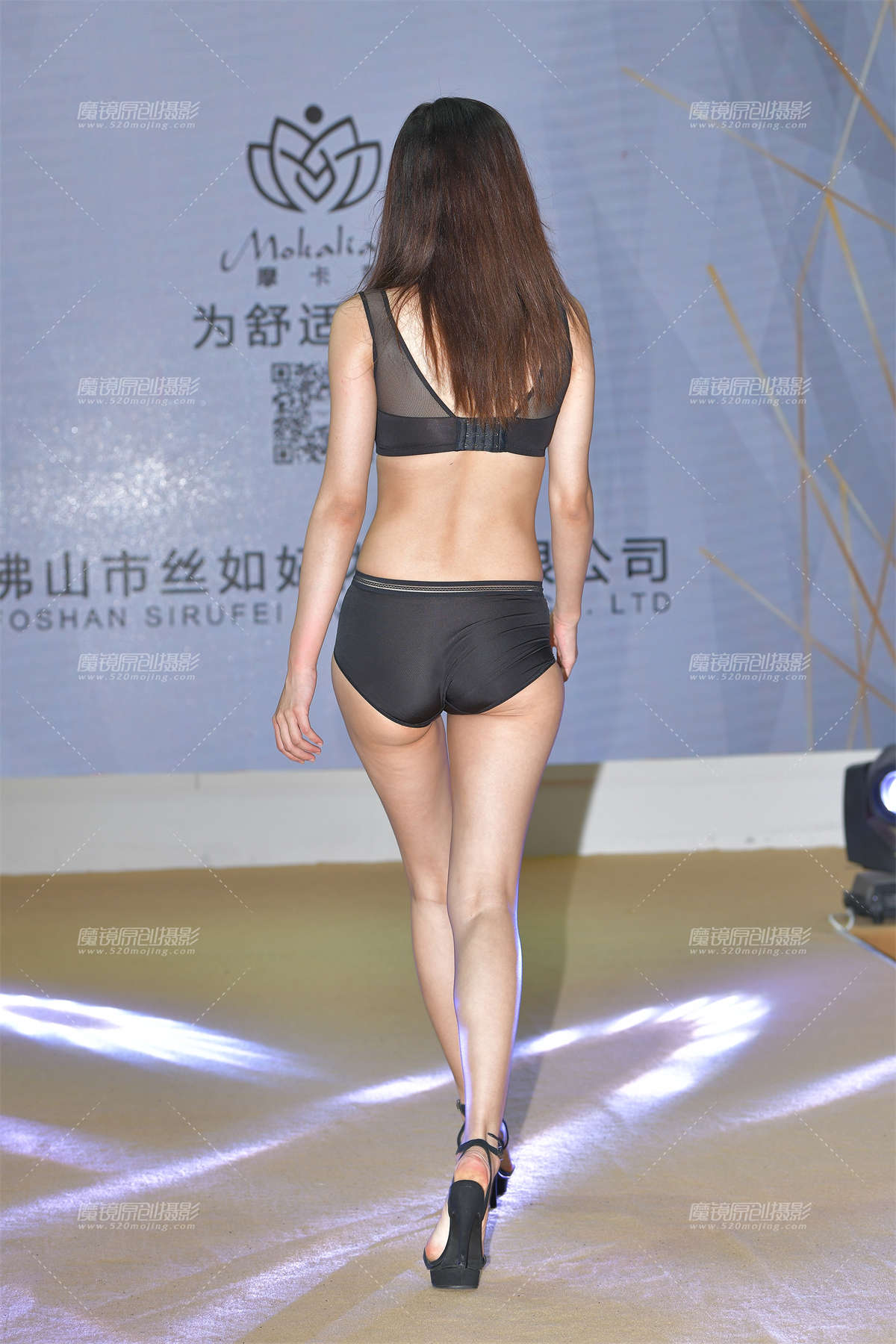 图片[2]-一模好几款内衣~-日更街拍