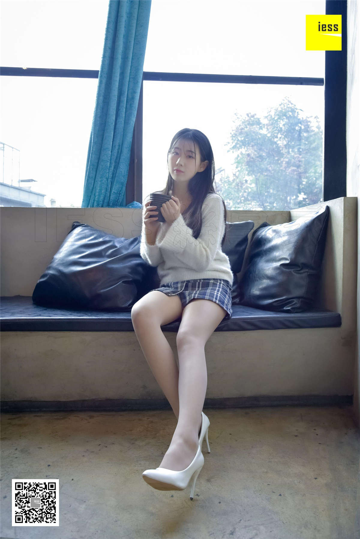 图片[2]-IESS异思趣向 丝享家137期：新年新腿新气象佳桢-日更街拍