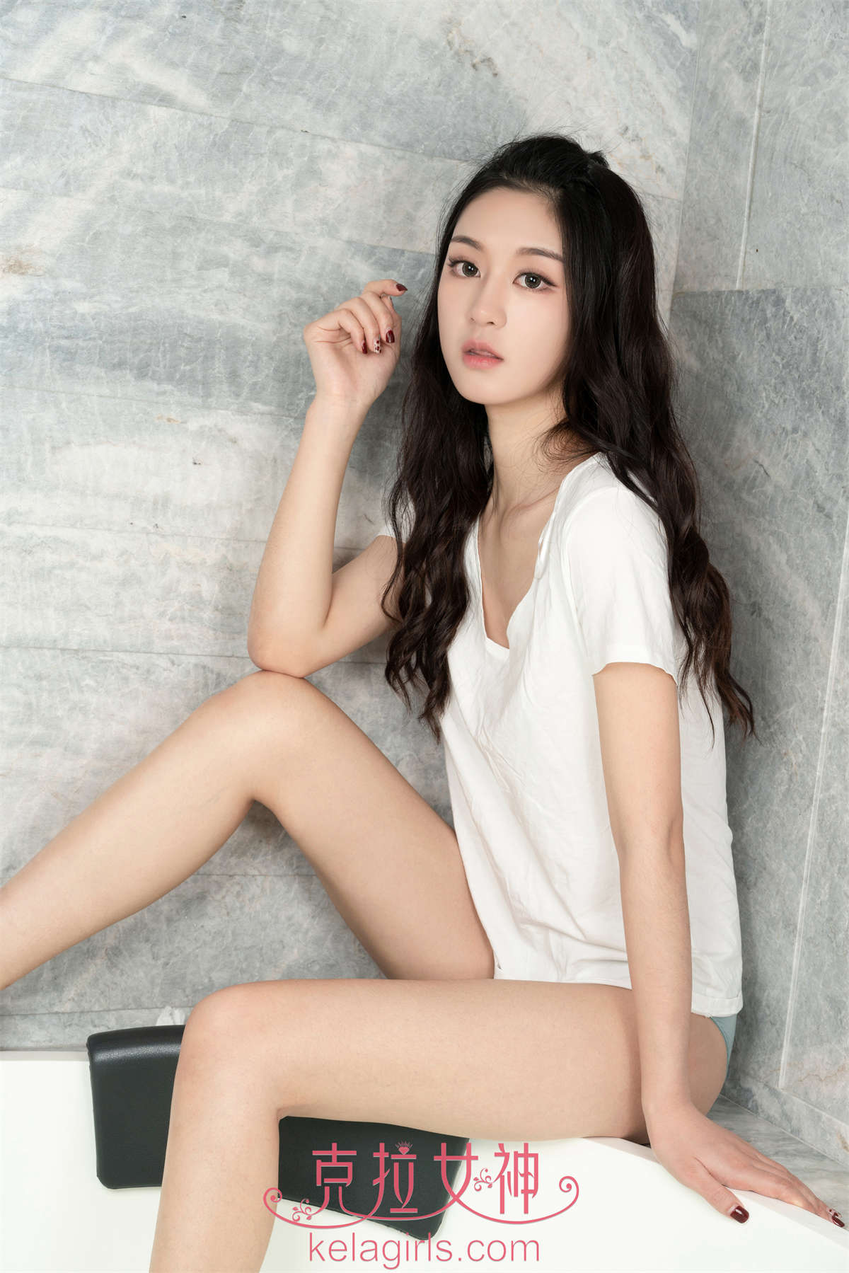 Kelagirls克拉女神 2019.05.16《浸透の白T恤》汤怡-日更街拍