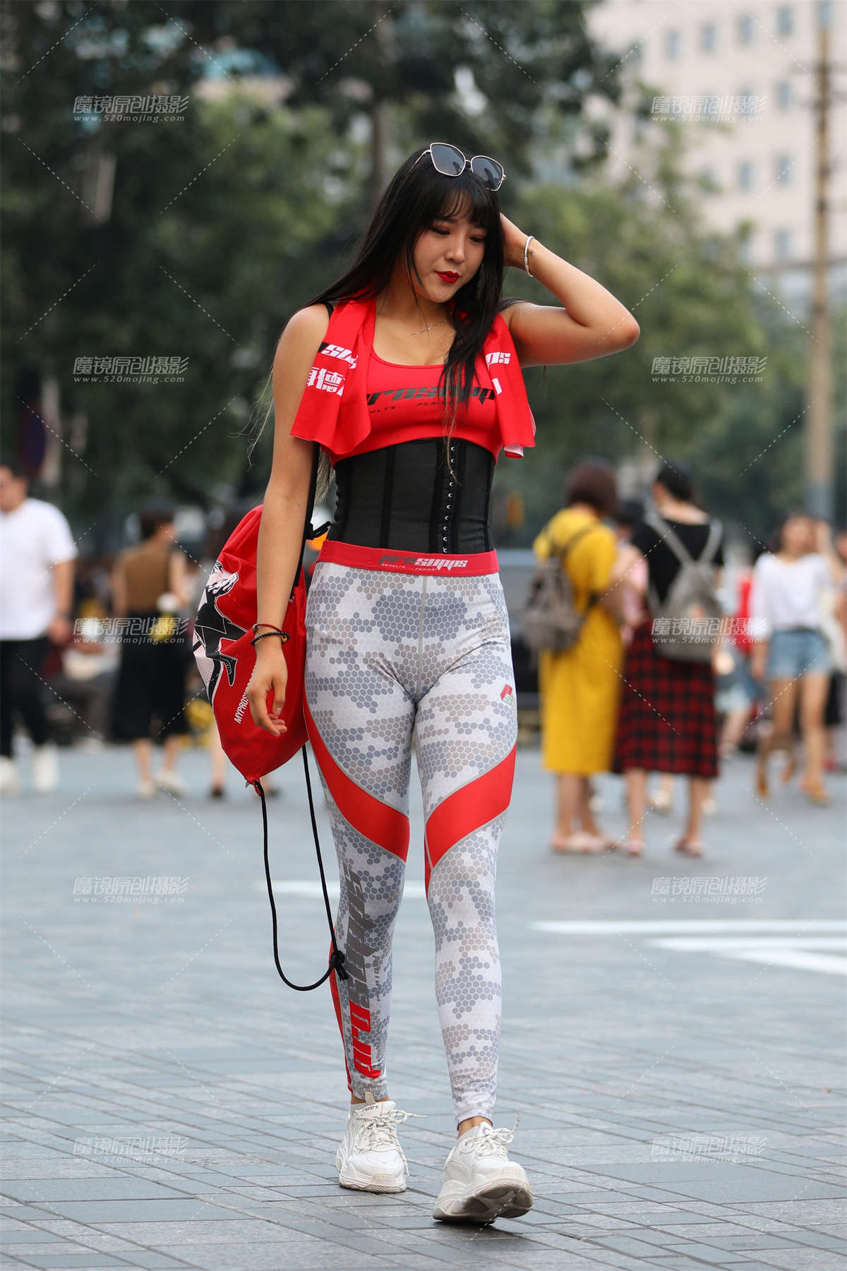 热血小姐姐-日更街拍