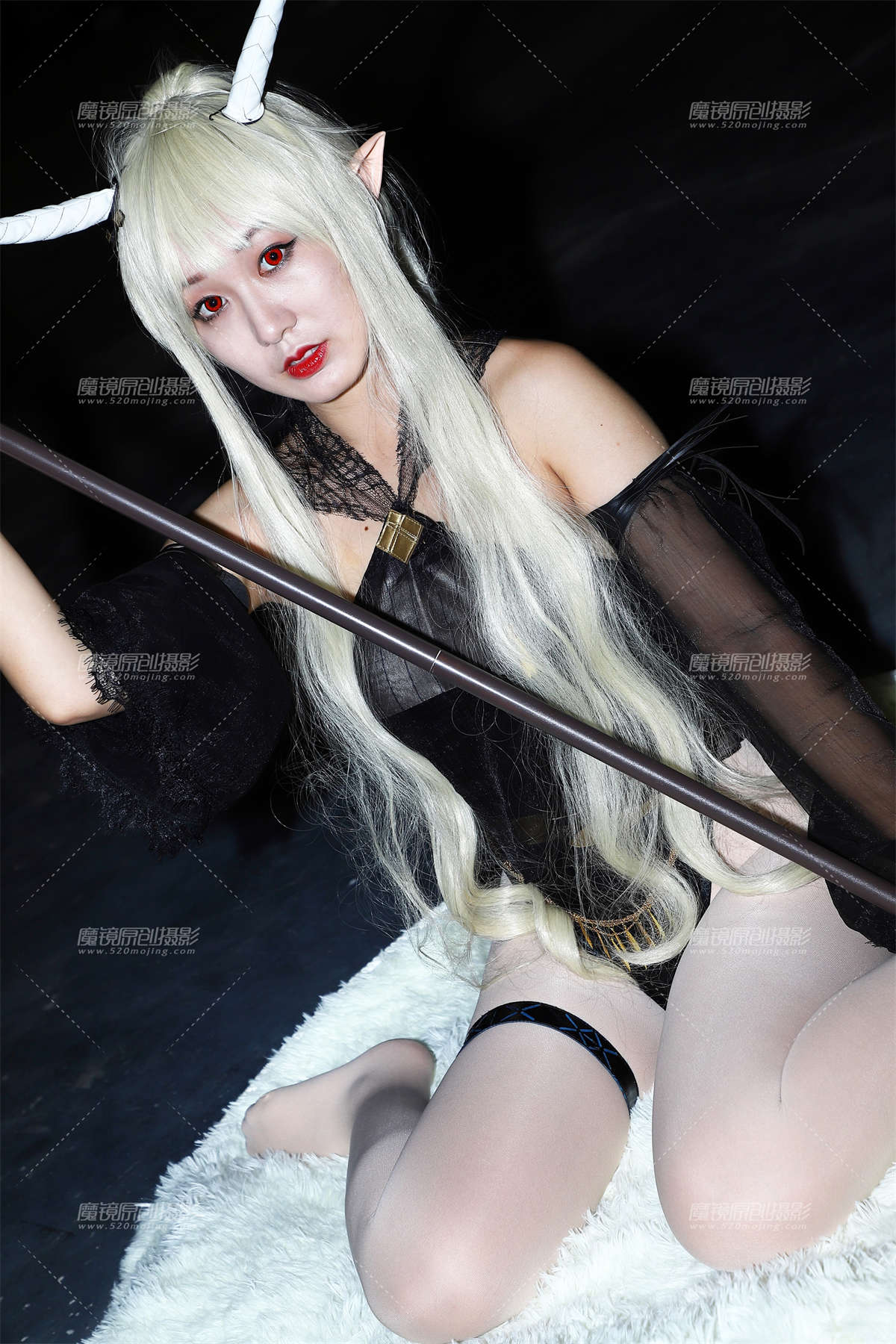 肉丝美腿coser-日更街拍