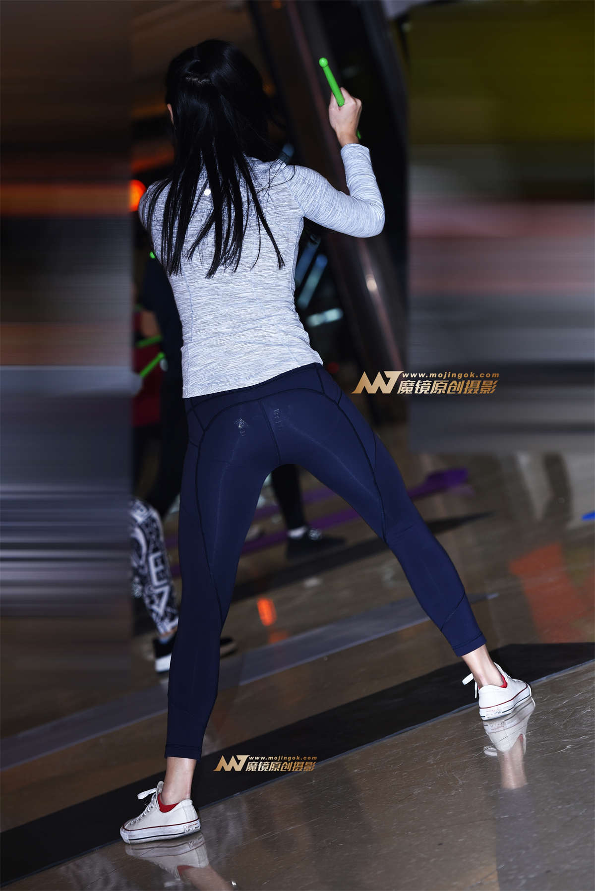 图片[2]-【咔喳赛贴】健身棒操-日更街拍