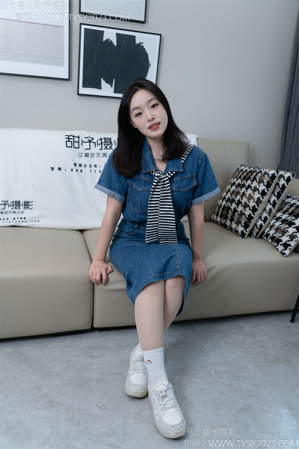甜予摄影151期：小葵-板鞋、白棉袜、薄肉丝（脚尖加固）完整版-日更街拍