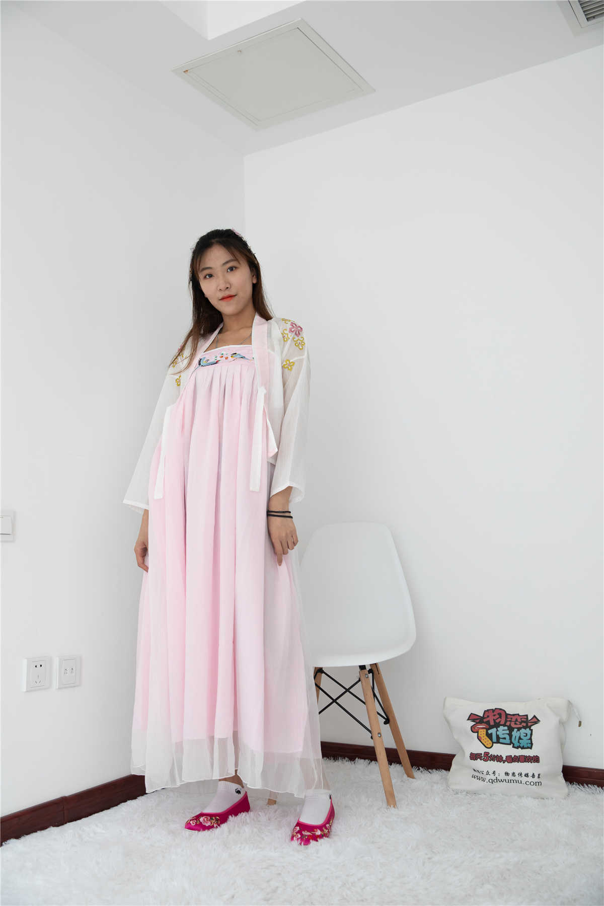 图片[2]-物恋传媒455期：elise-梧桐锁清秋-日更街拍