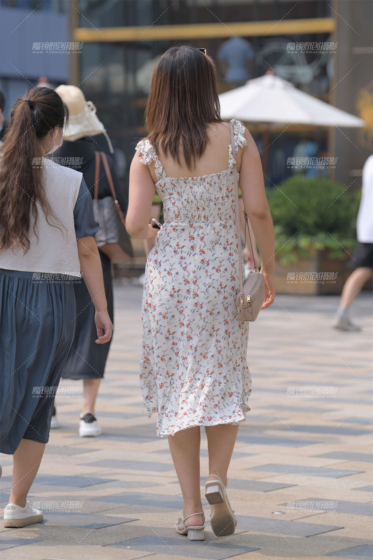 图片[2]-丰腴碎花裙-日更街拍