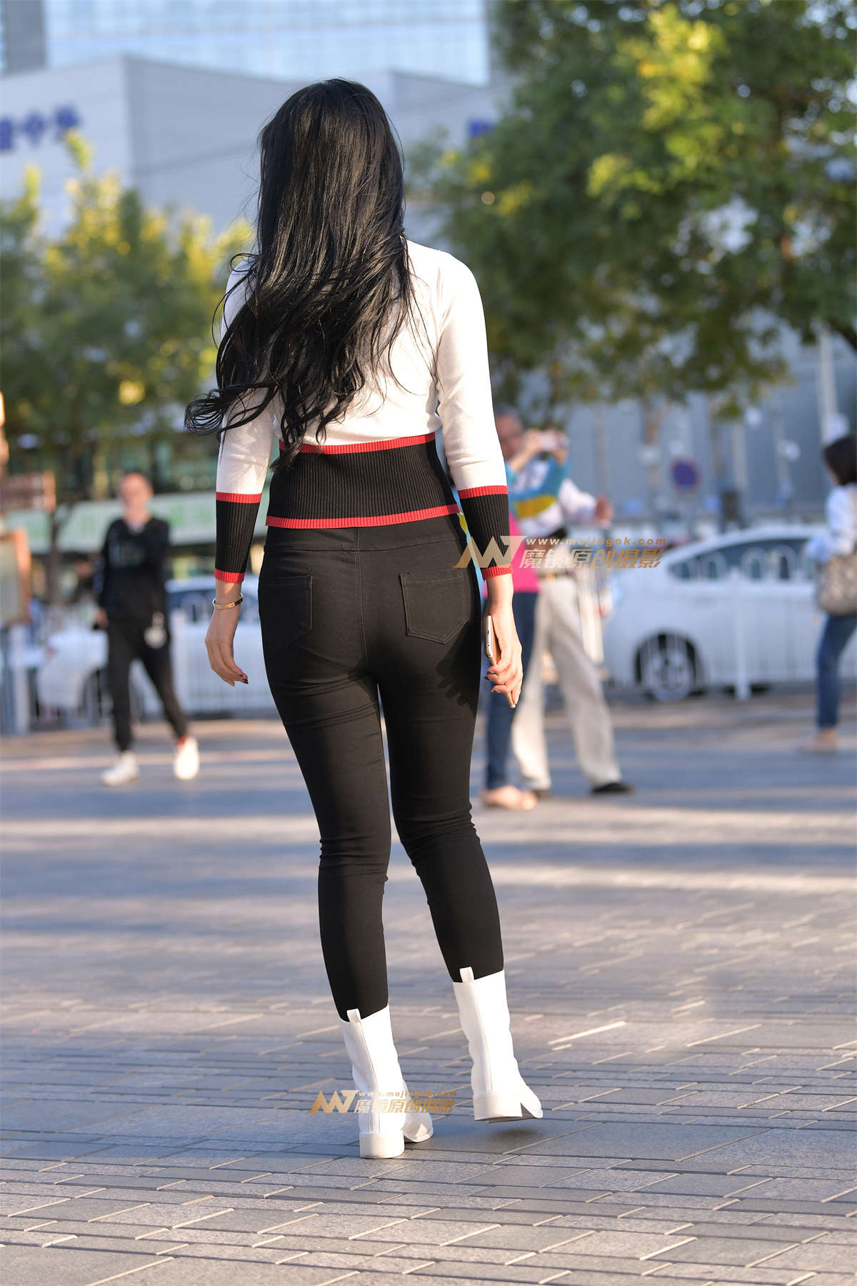 图片[2]-【红石赛帖】黑色紧牛性感美女-日更街拍