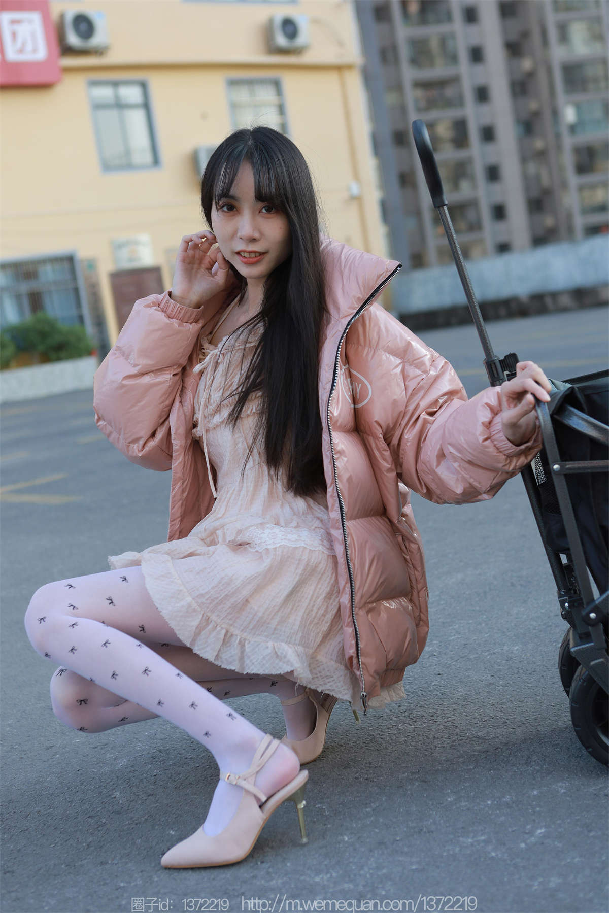 IESS异思趣向 2022.12.23 丝享家1307：团团 长腿推车-日更街拍