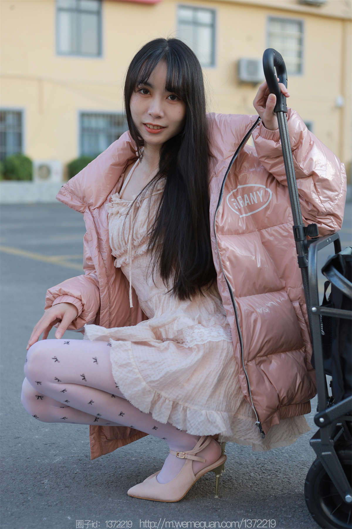 图片[2]-IESS异思趣向 2022.12.23 丝享家1307：团团 长腿推车-日更街拍