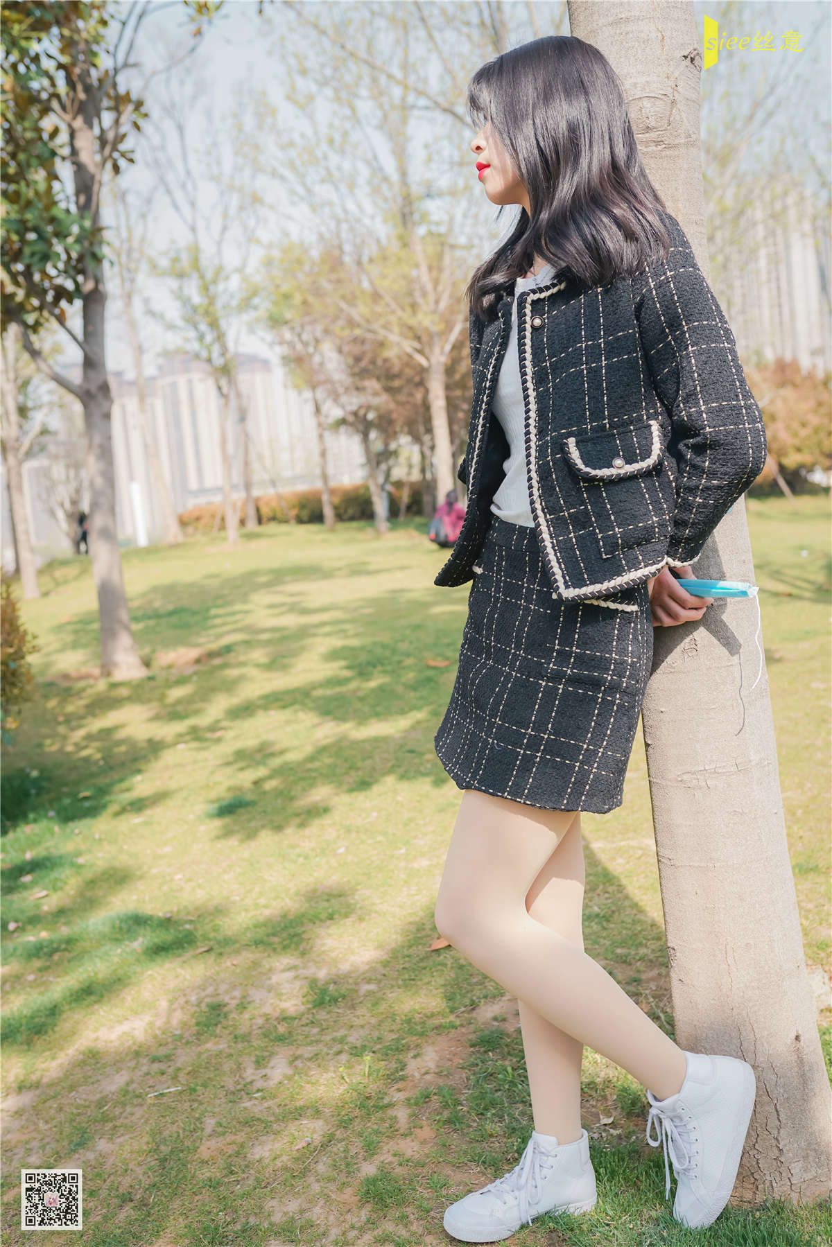 SIEE丝意 NO.443 荣荣 四月，故事仍在-日更街拍