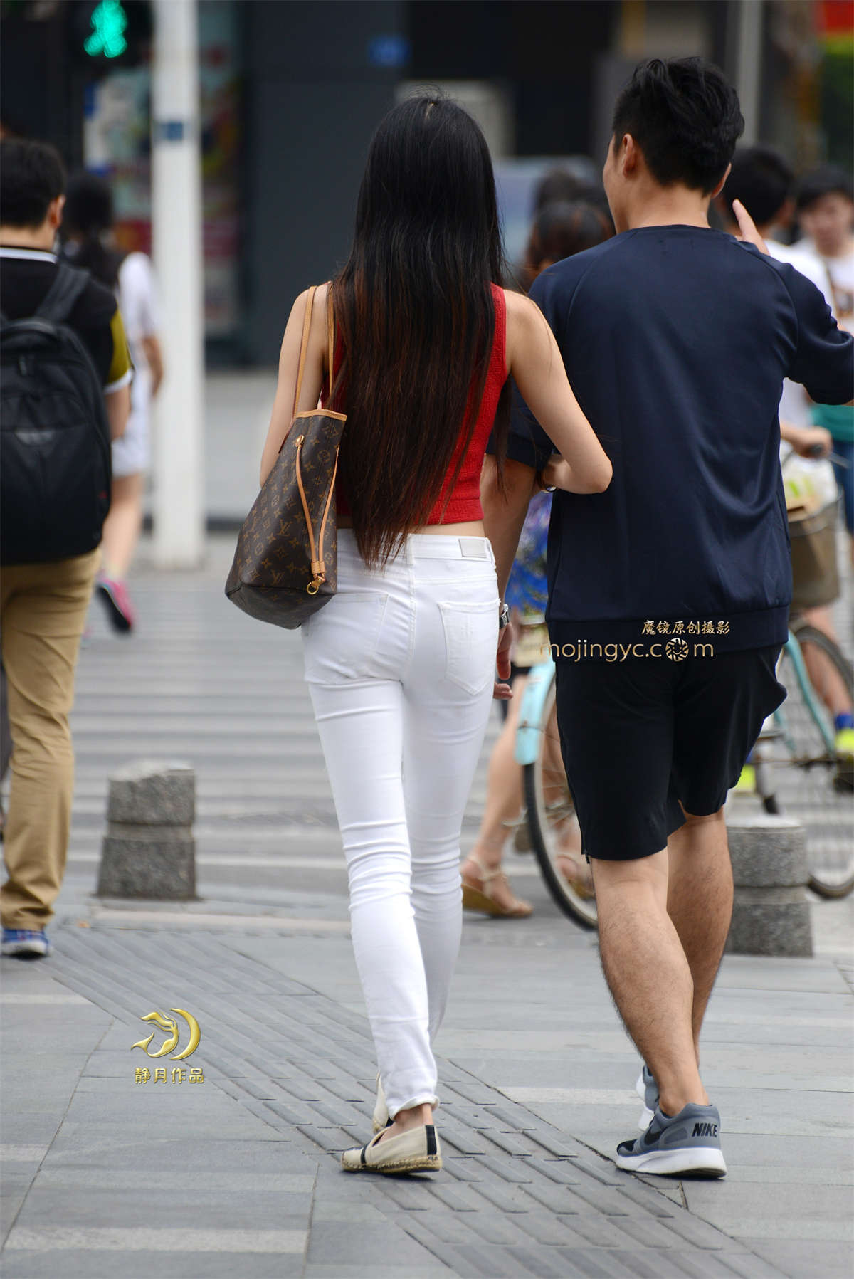 图片[2]-红杉白裤长发妹子（15P）-日更街拍