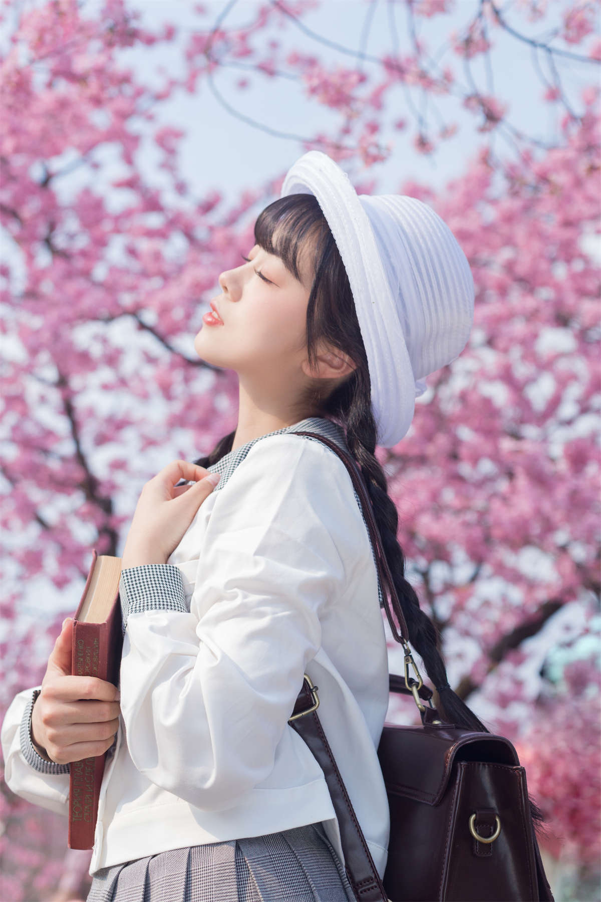 YITUYU艺图语 2024.05.08 春樱 一只暖暖插图1