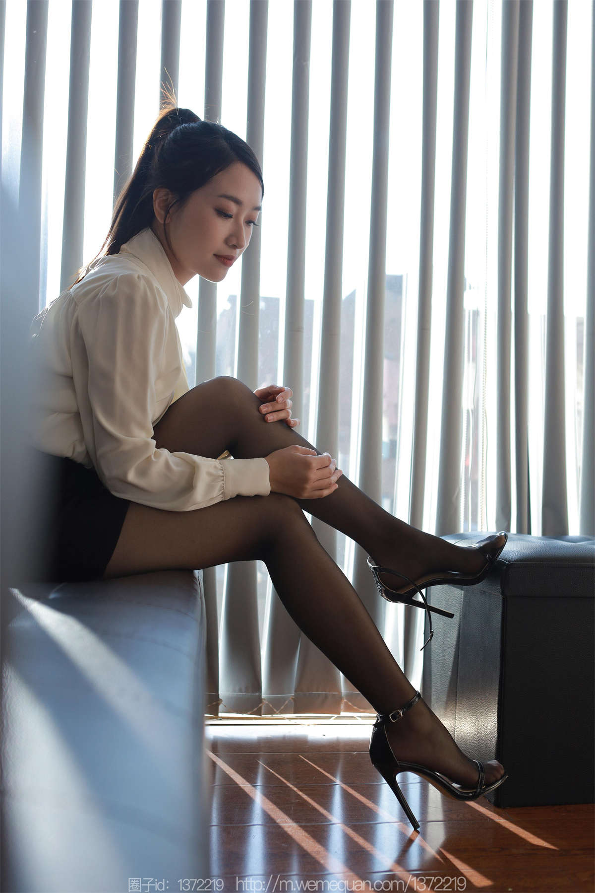 IESS异思趣向 2022.12.24 丝享家1308：小婕 镜前佳人-日更街拍