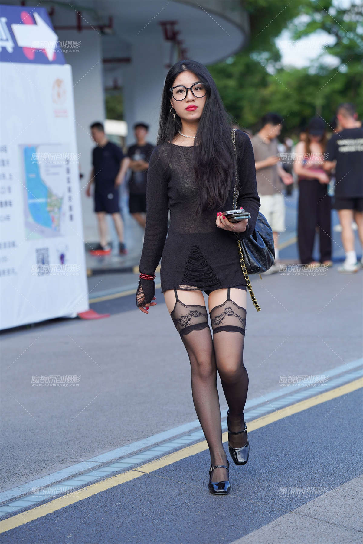 黑丝吊带-日更街拍