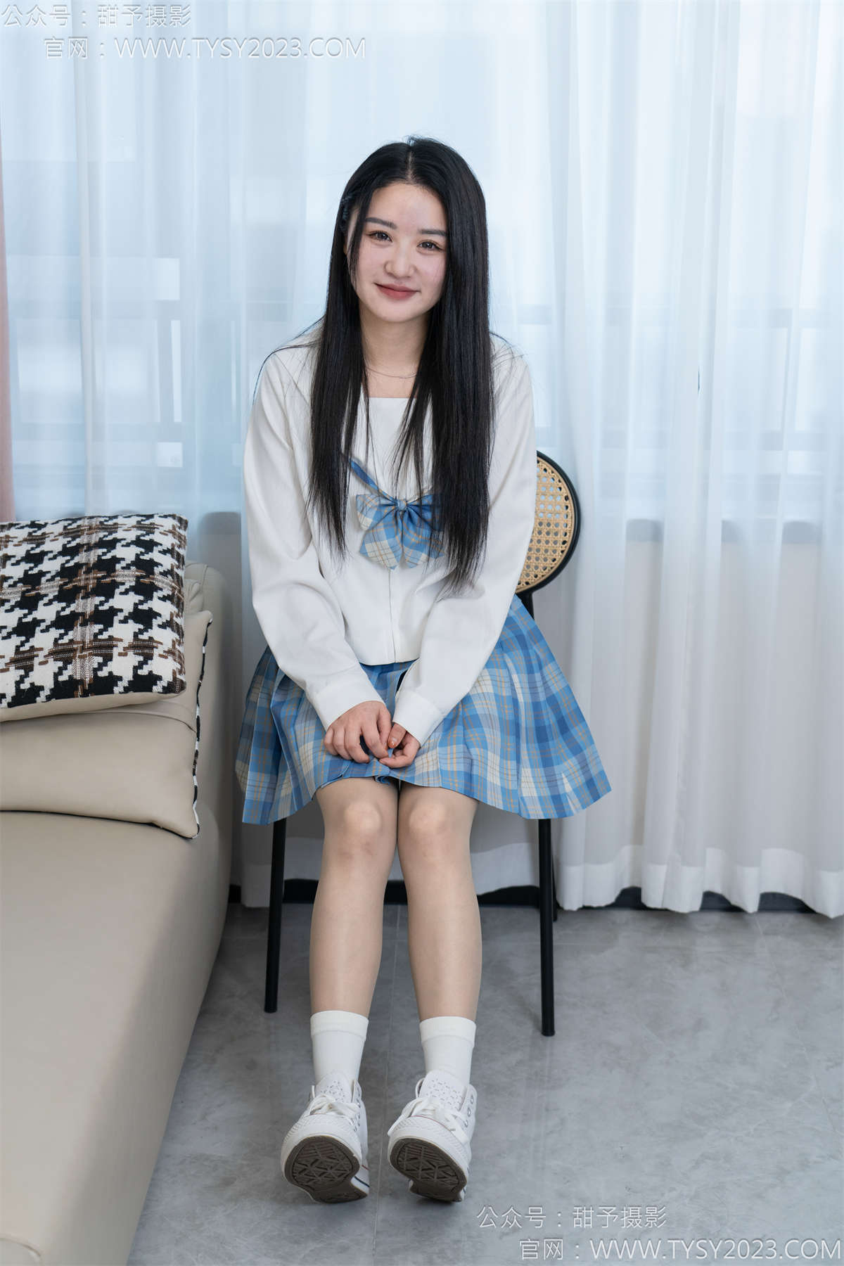 图片[2]-甜予摄影154期：澜澜-帆布鞋、白棉袜、薄灰丝（脚尖加固）、跺脚抖腿剧情 完整版-日更街拍