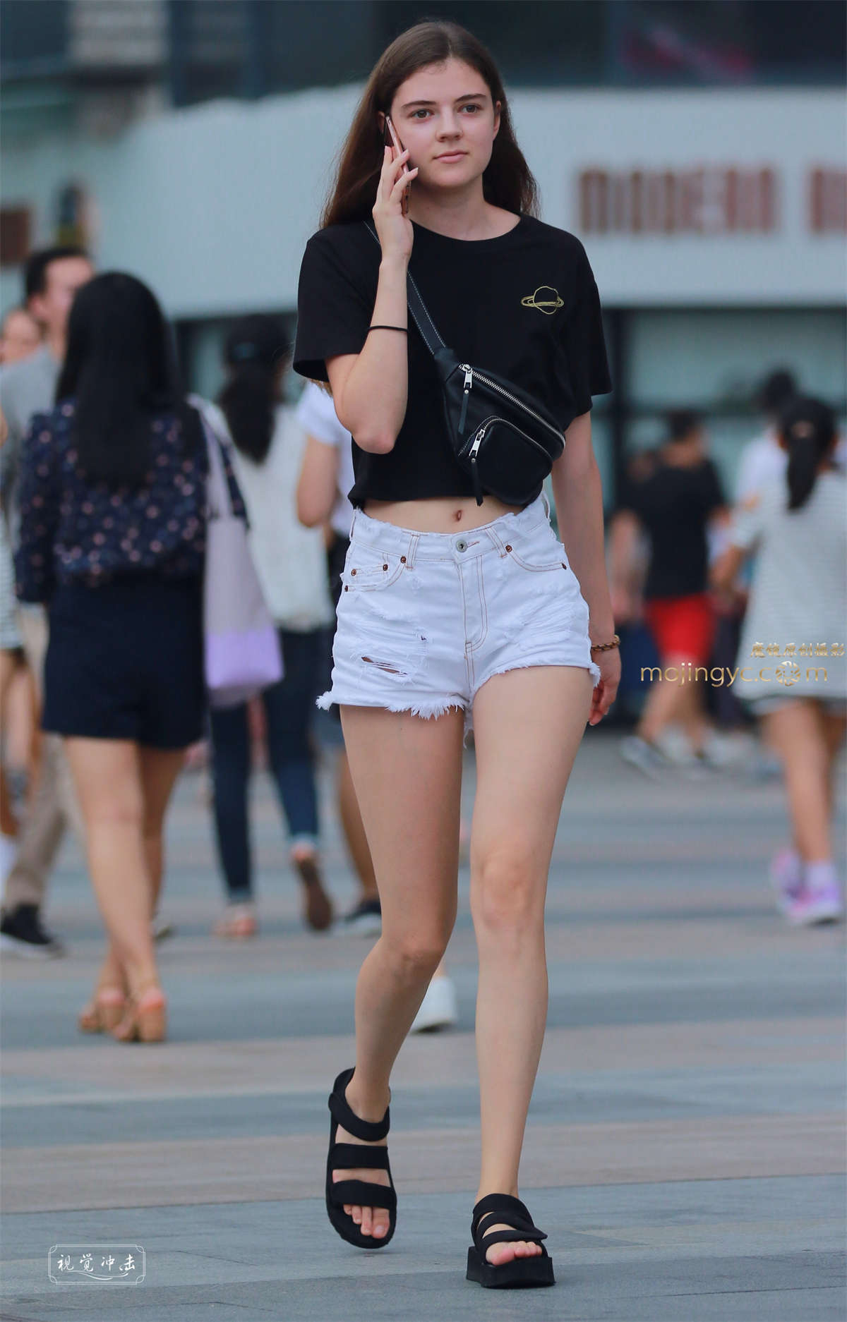 模特范儿 苗条高挑 美腿洋妞-日更街拍