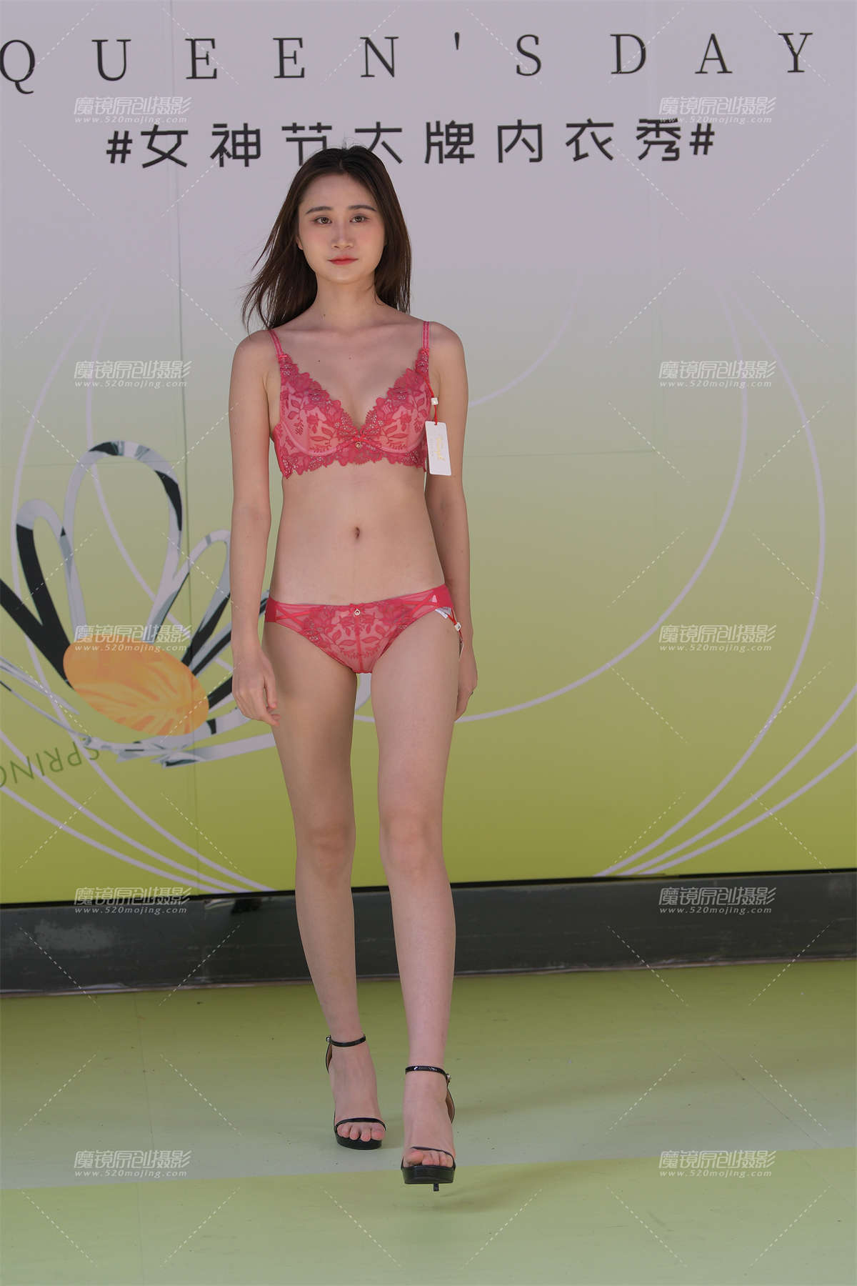 一模两套，嫩模-日更街拍