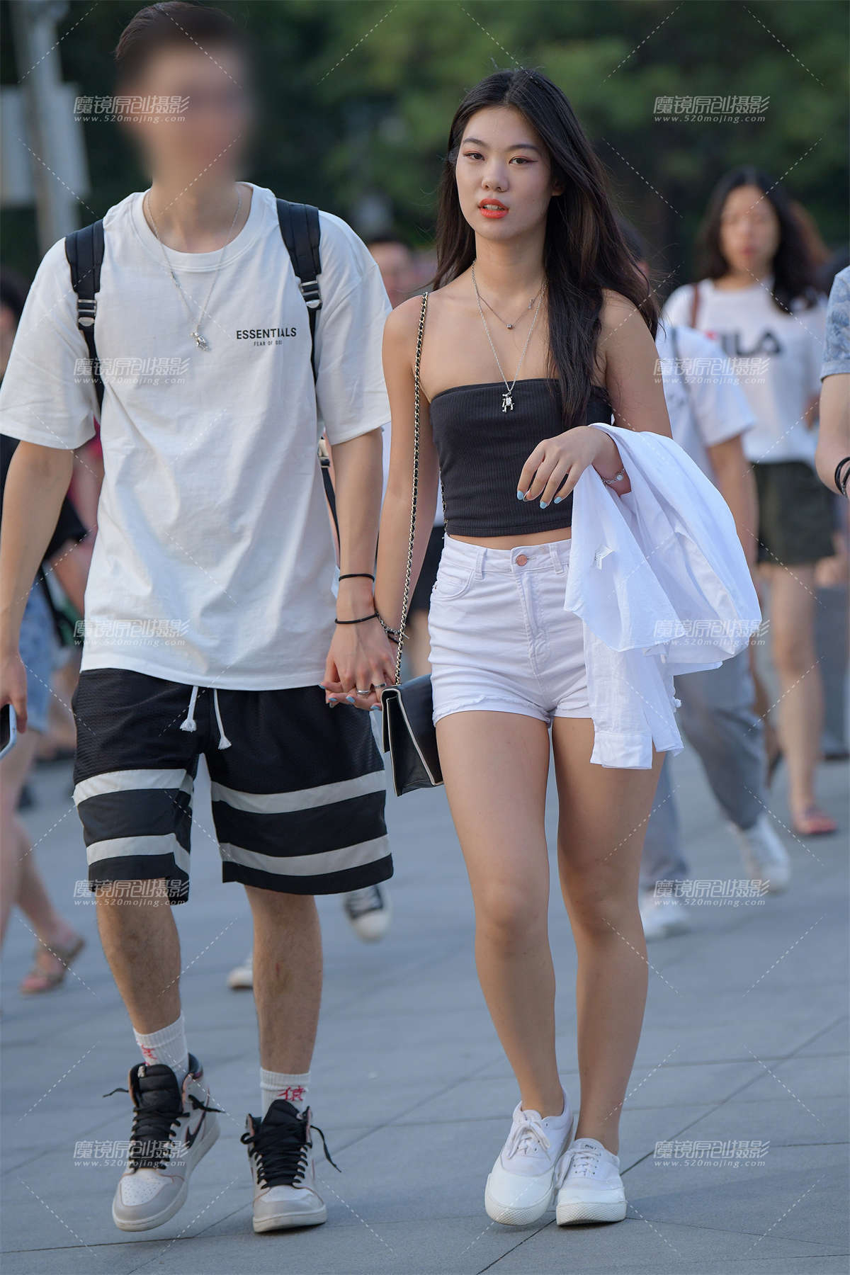 【街拍之魂赛帖】性感紧身白裤-日更街拍