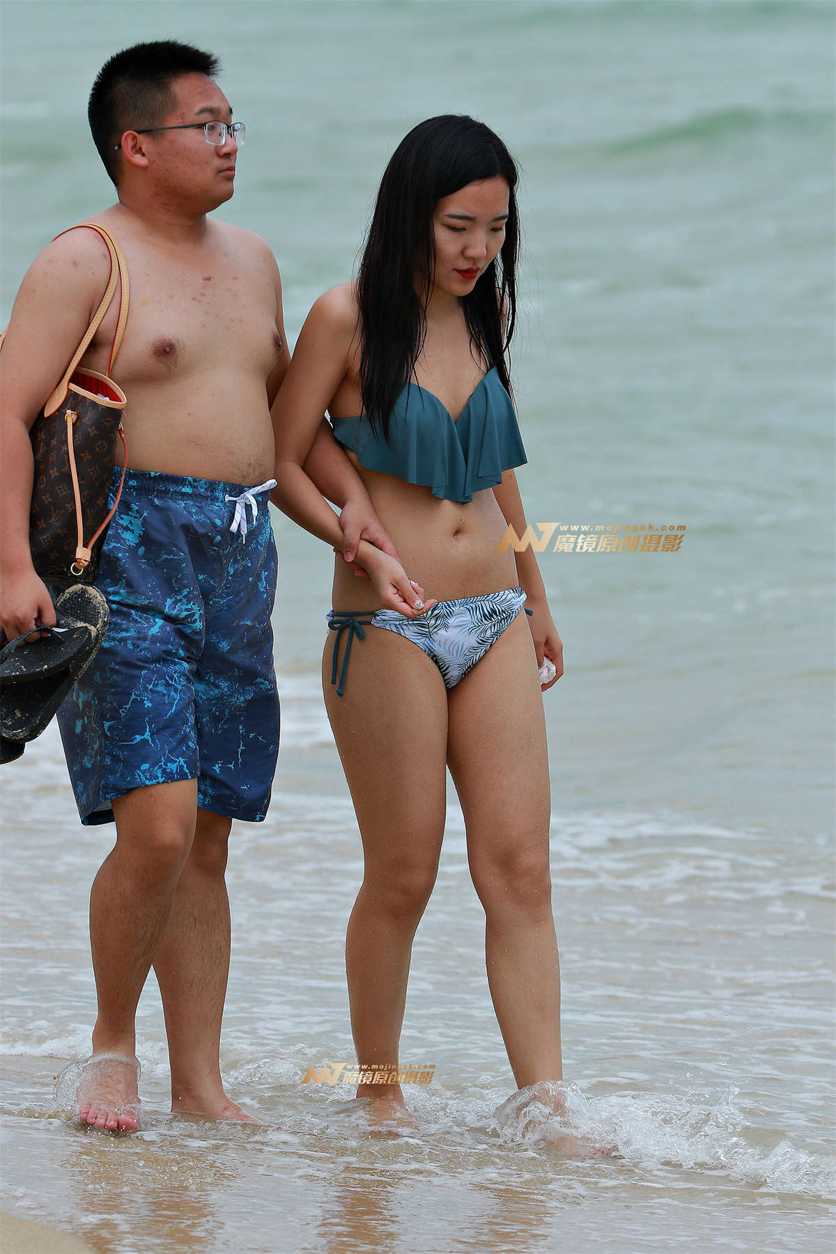 图片[2]-性感比基尼，裤子要掉了-日更街拍