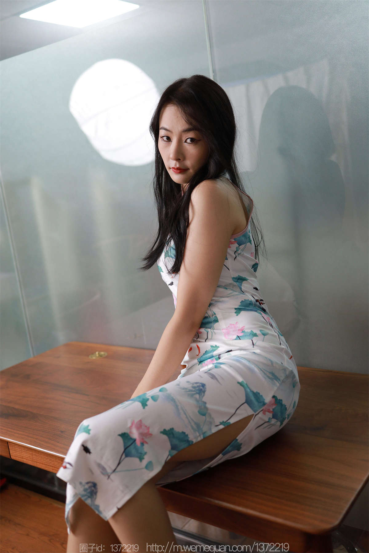 图片[2]-IESS异思趣向 2022.12.26 丝享家1310：小金 孔雀蓝高跟-日更街拍