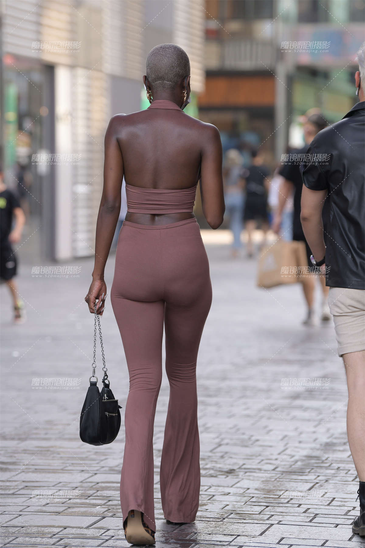 图片[2]-黑金魅影-日更街拍