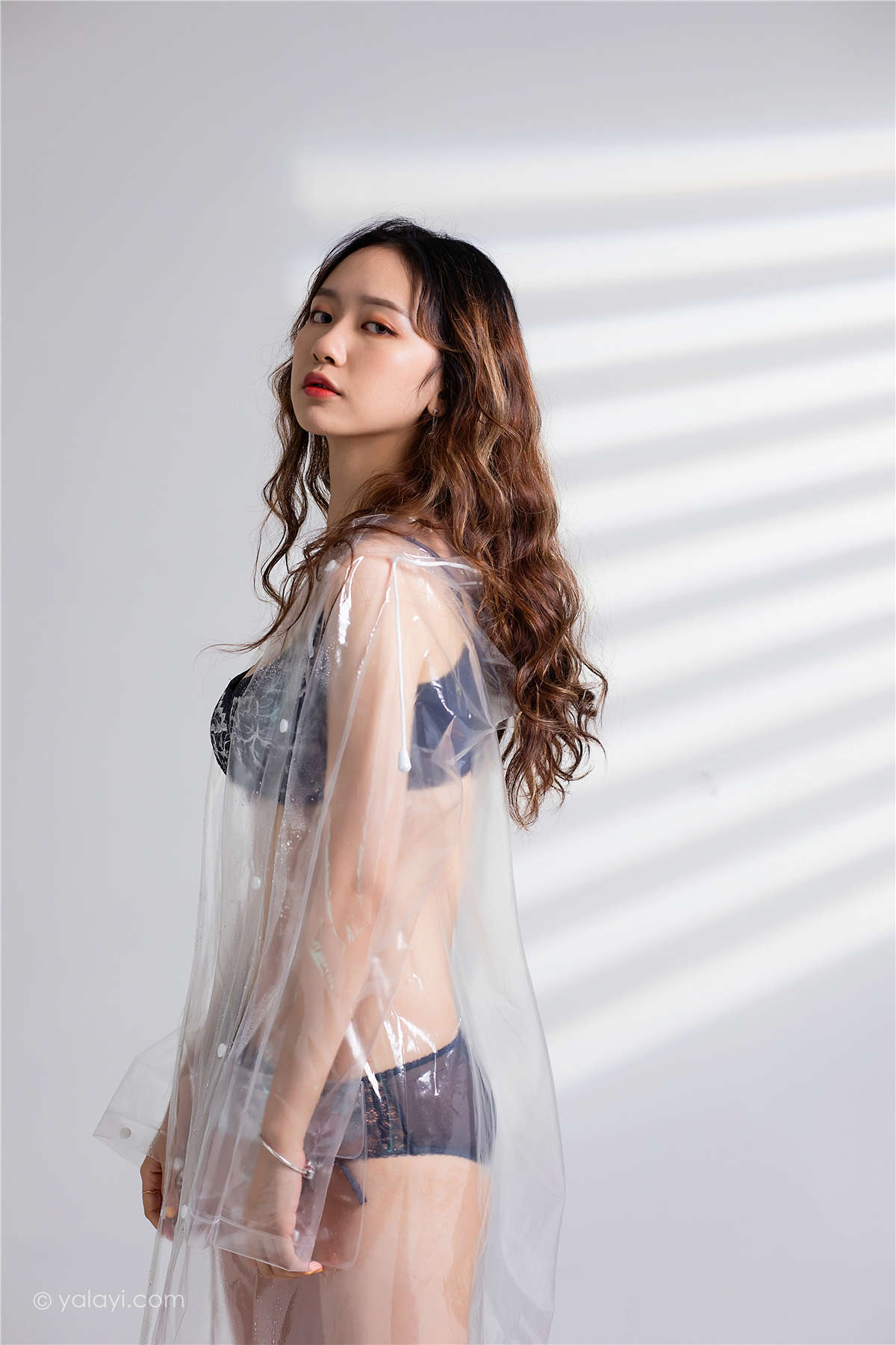 图片[2]-YALAYI雅拉伊 NO.676 晓琳 七月的雨-日更街拍