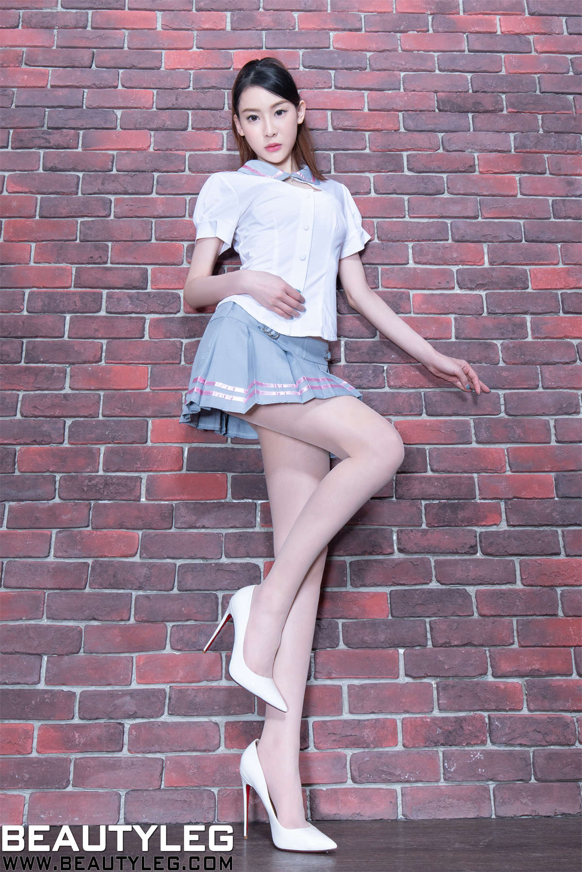 图片[2]-Beautyleg 2019.08.14 NO.1806 Emily-日更街拍