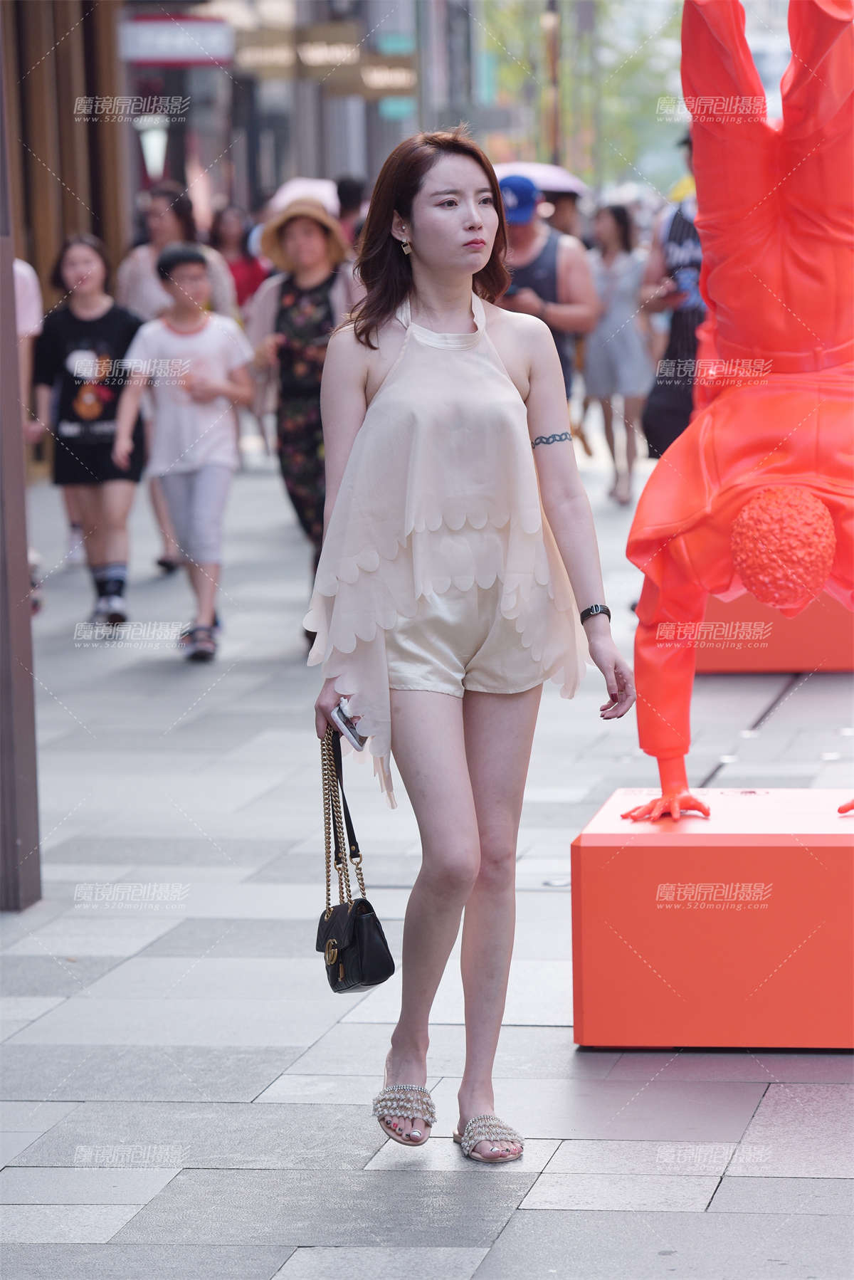 【慕容笙赛贴】白白嫩嫩的长腿-日更街拍