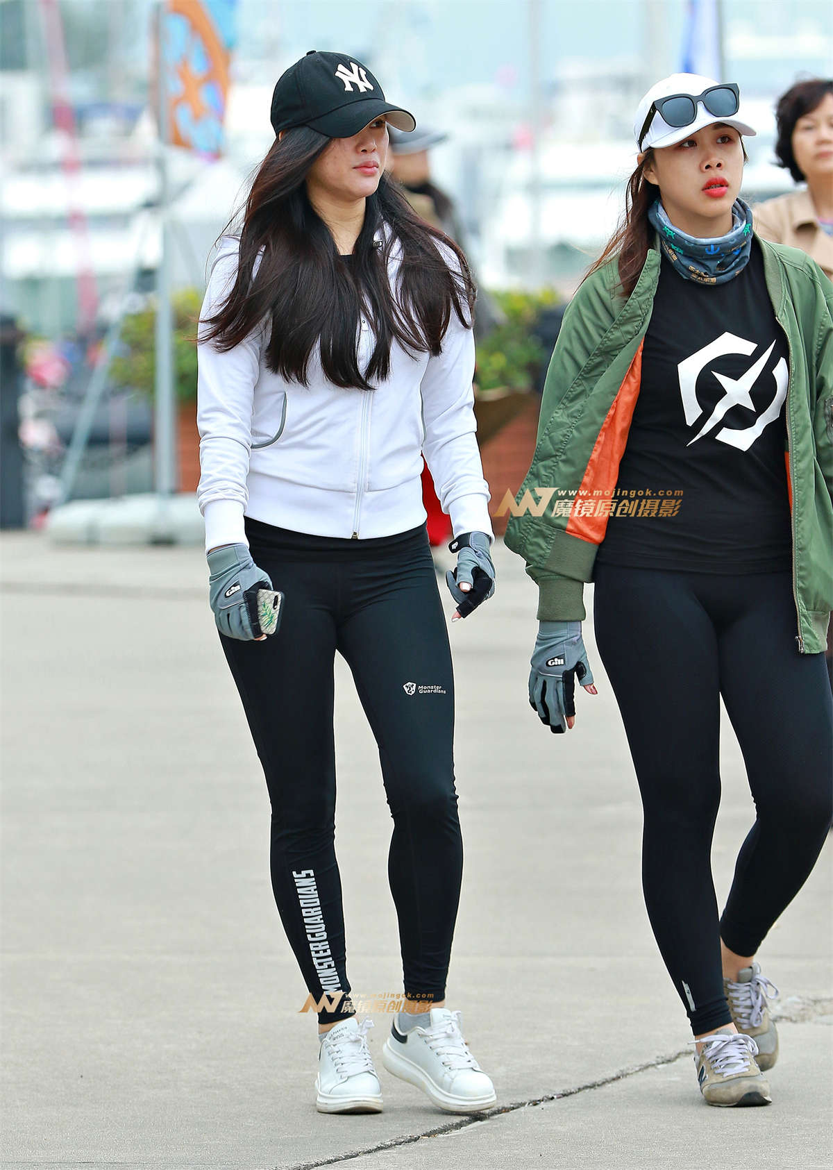 鸭舌帽 瑜伽裤 迷人臀-日更街拍