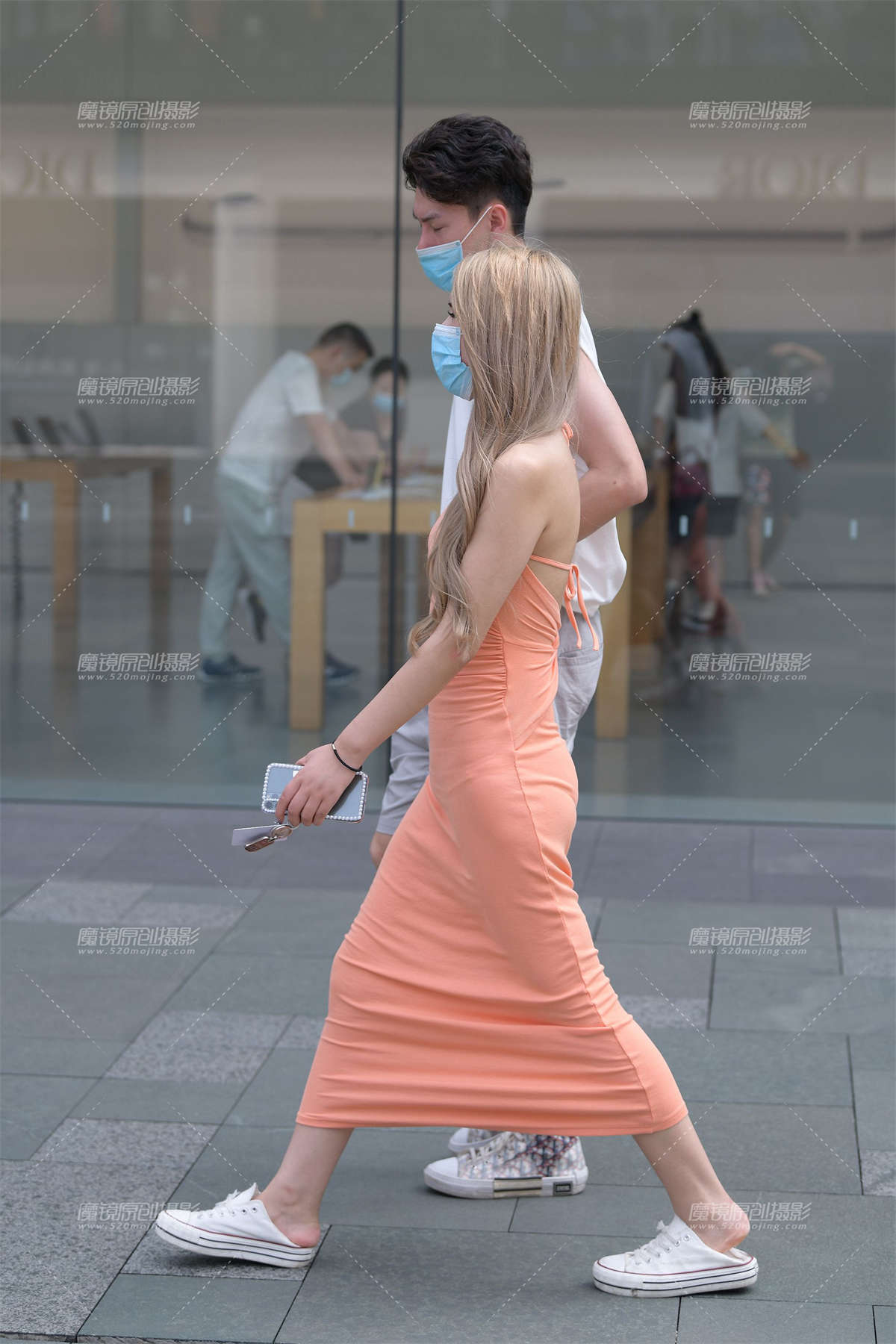 图片[2]-美背吊带裙-日更街拍