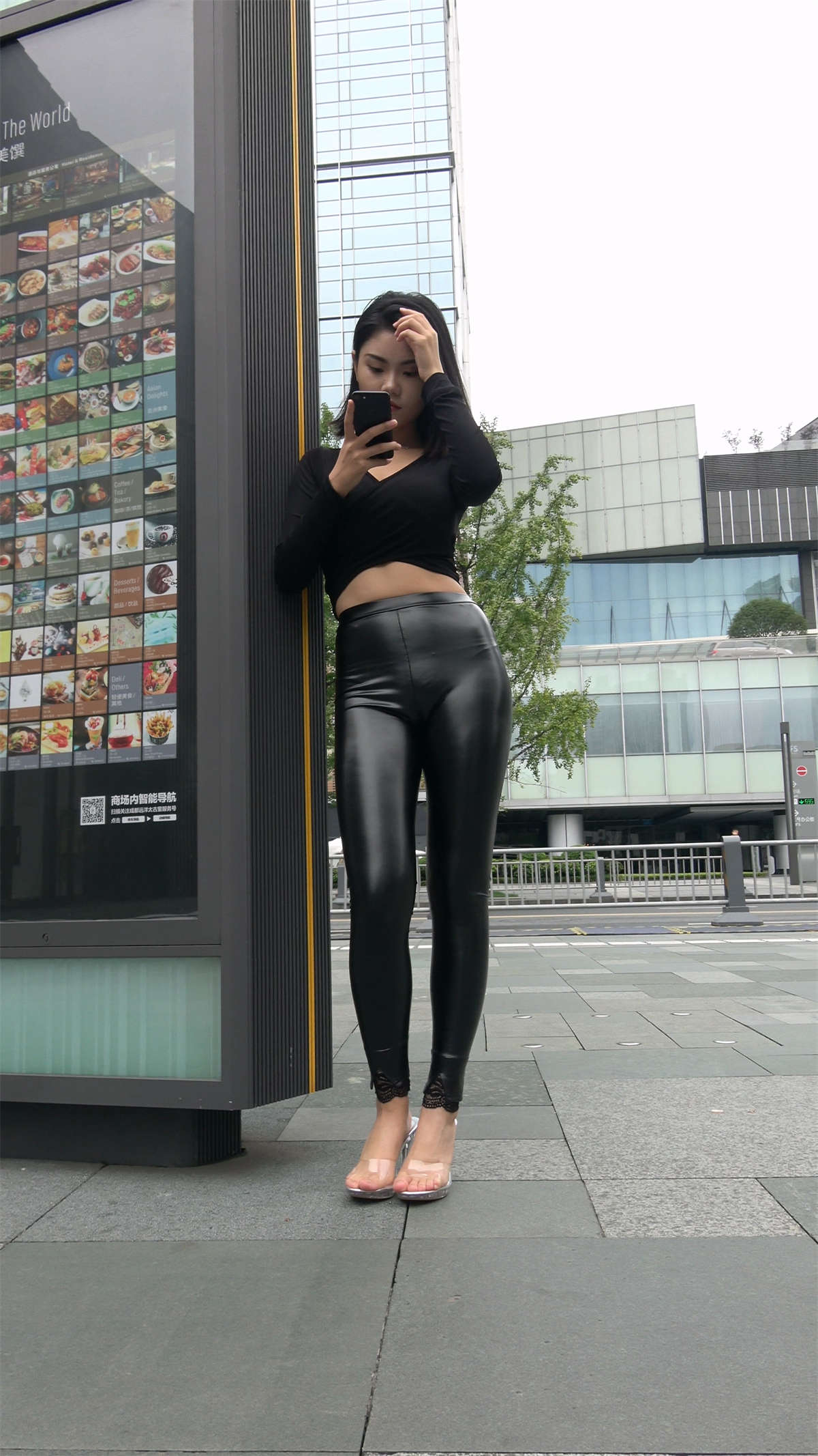 极品长腿水晶高跟皮裤女第二季-日更街拍