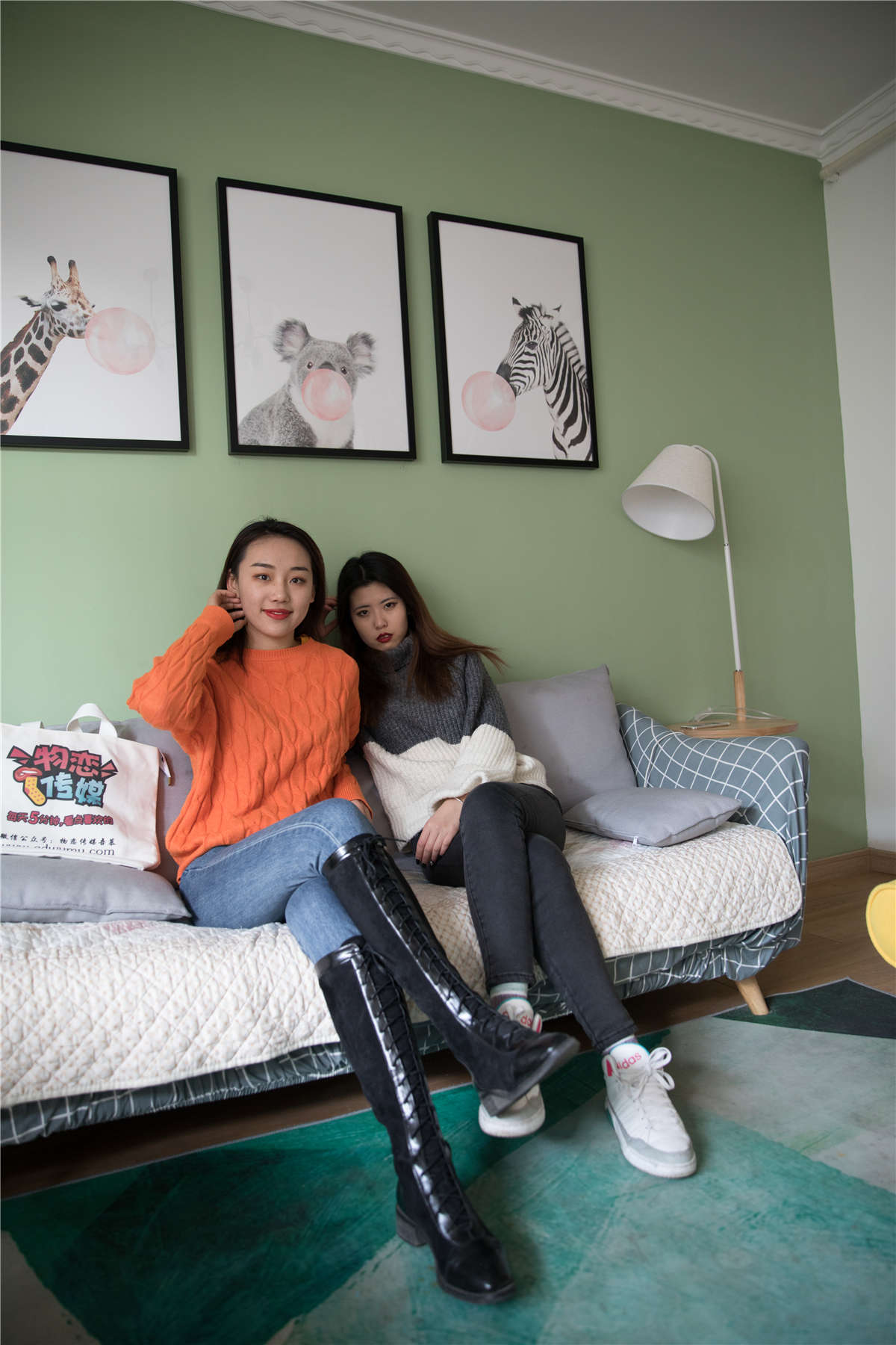 图片[2]-物恋传媒328期：闺蜜-甜美双子星-日更街拍