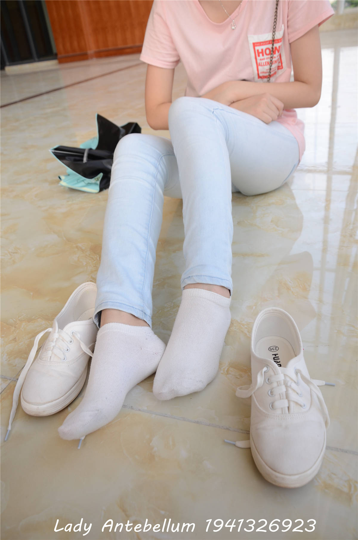 图片[2]-[战前女神] 美腿棉袜女神级摄影套图 105-日更街拍