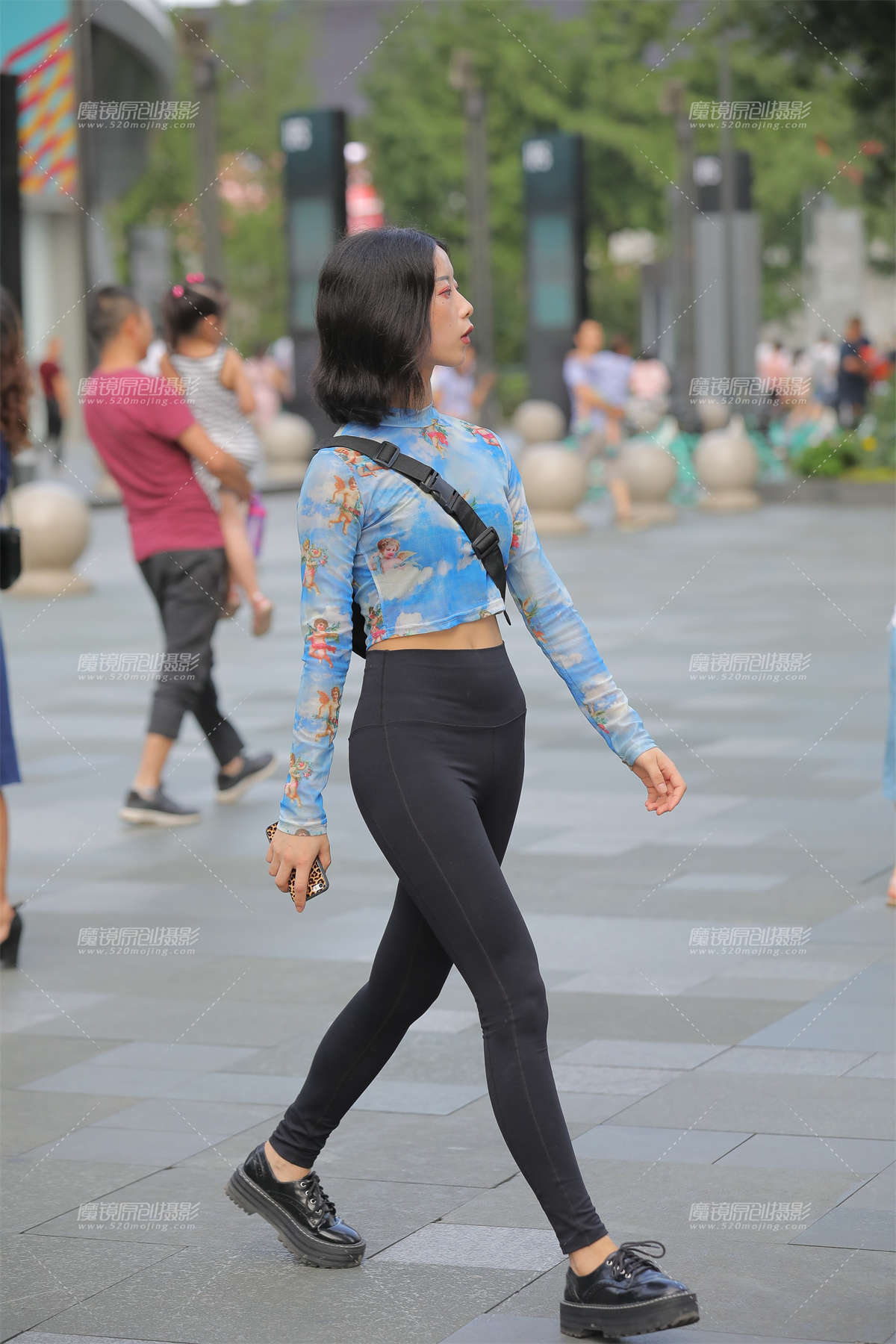 图片[2]-紧身裤小妹-日更街拍