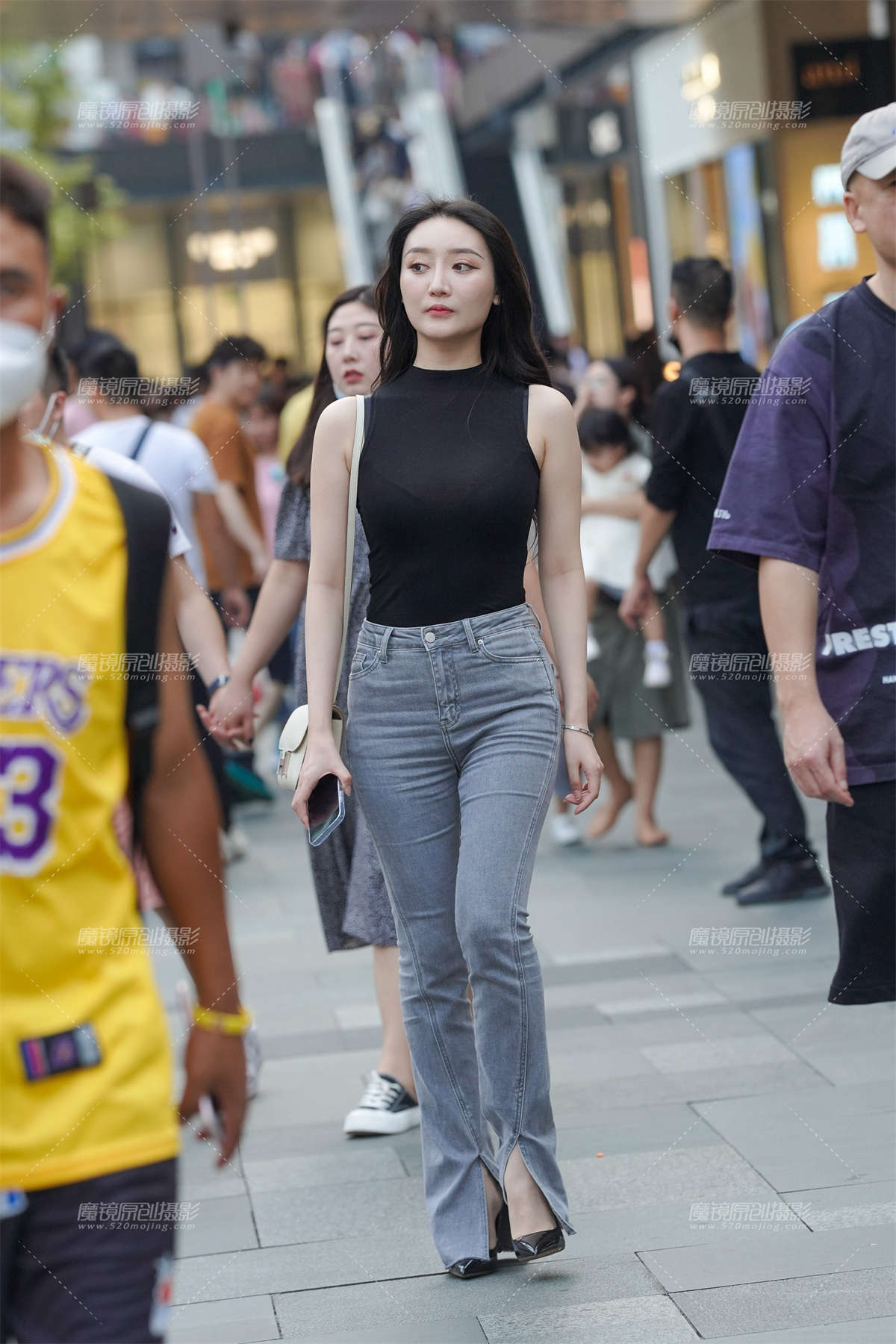 牛仔裤美女-日更街拍