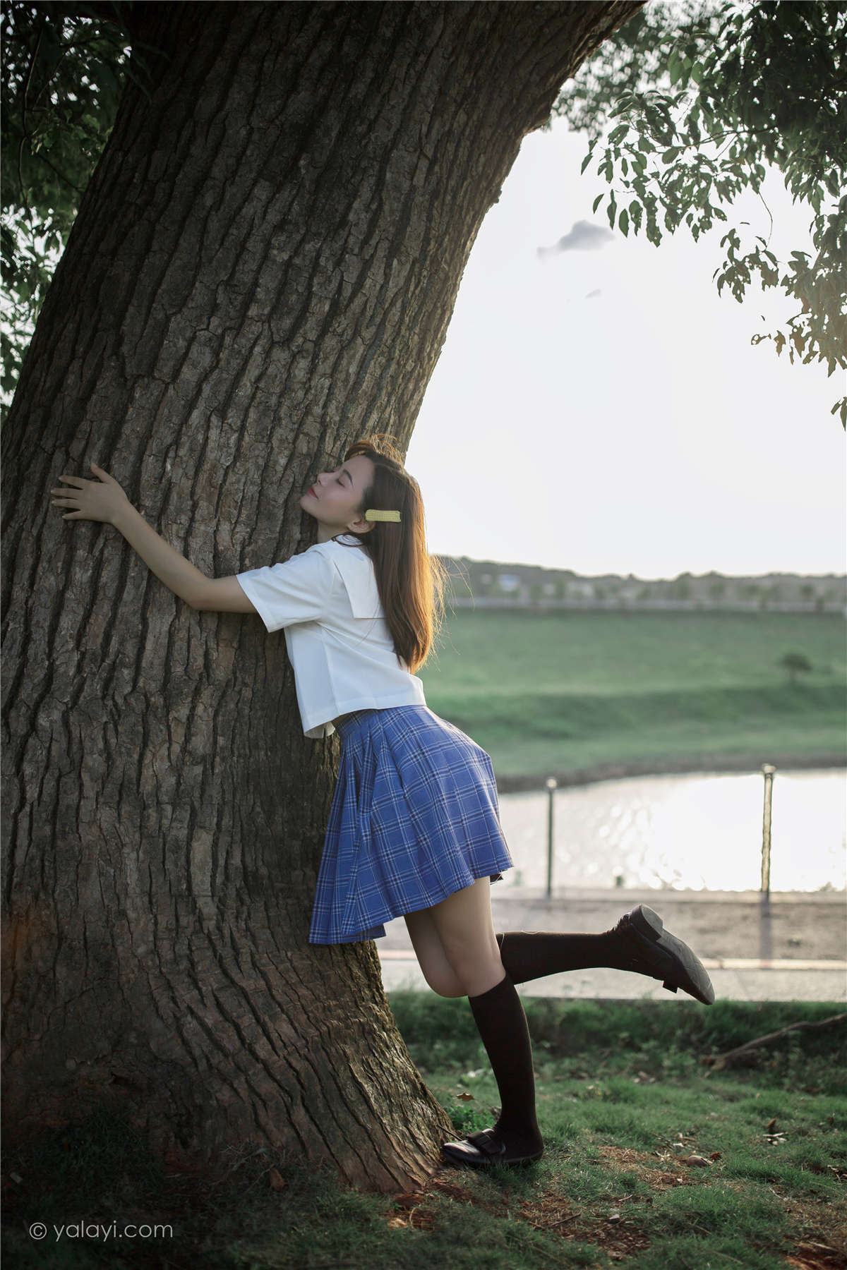 图片[2]-YALAYI雅拉伊 NO.677 枝娅 青春在河畔奔走-日更街拍