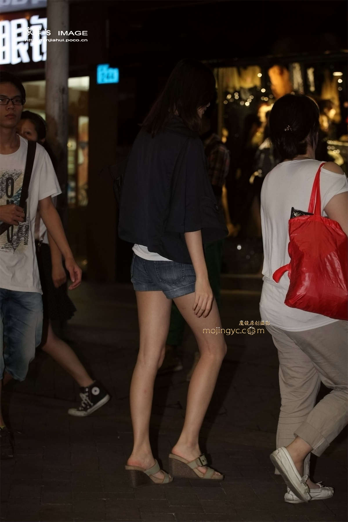 图片[2]-牛仔裤长腿少妇-日更街拍