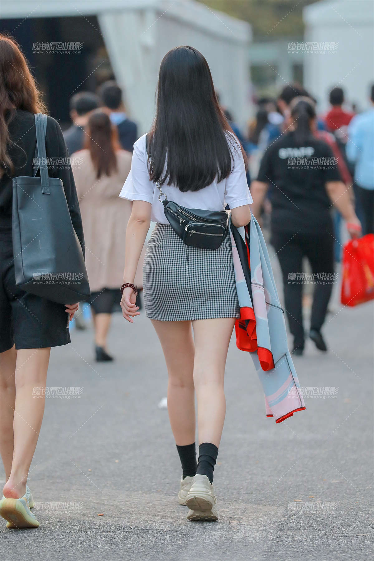 图片[2]-包臀裙长腿小妹-日更街拍