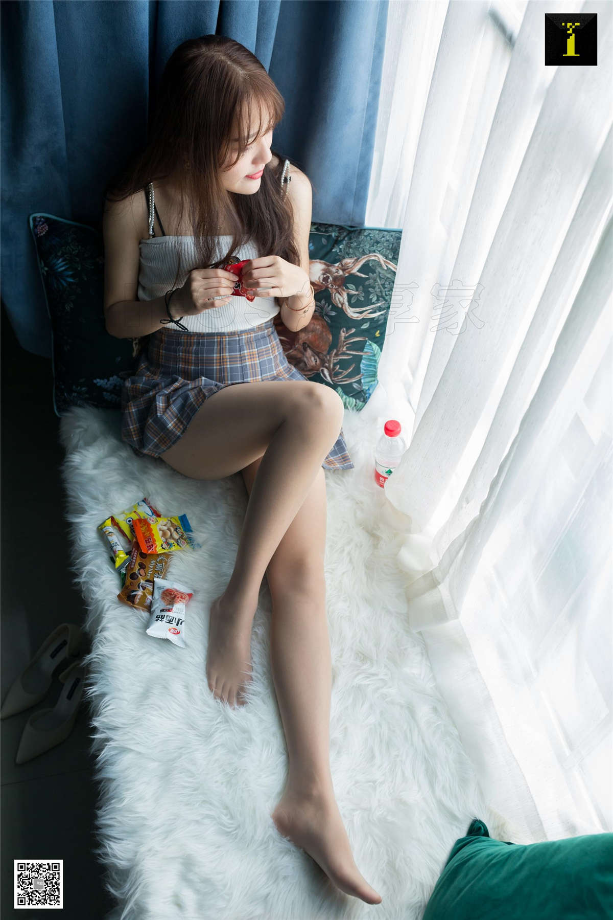 图片[2]-IESS异思趣向 丝享家495期：爱吃零食的婉萍婉萍-日更街拍