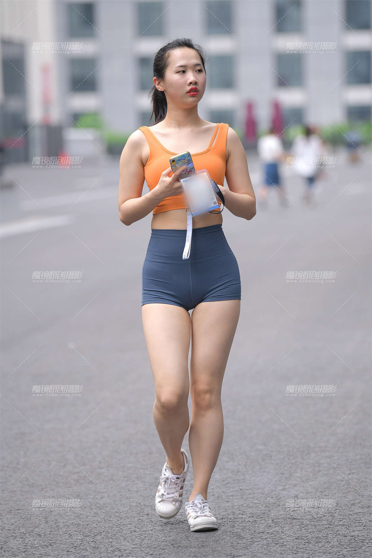 【街拍之魂赛帖】性感蜜桃臀小姐姐-日更街拍